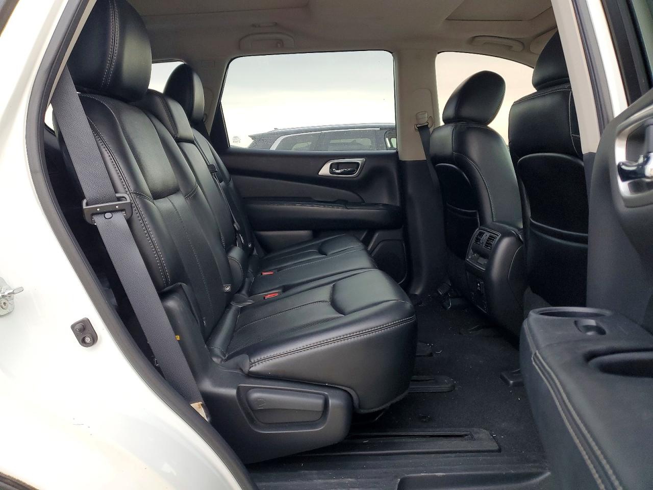 2015 Nissan Pathfinder S White vin: 5N1AR2MNXFC653062