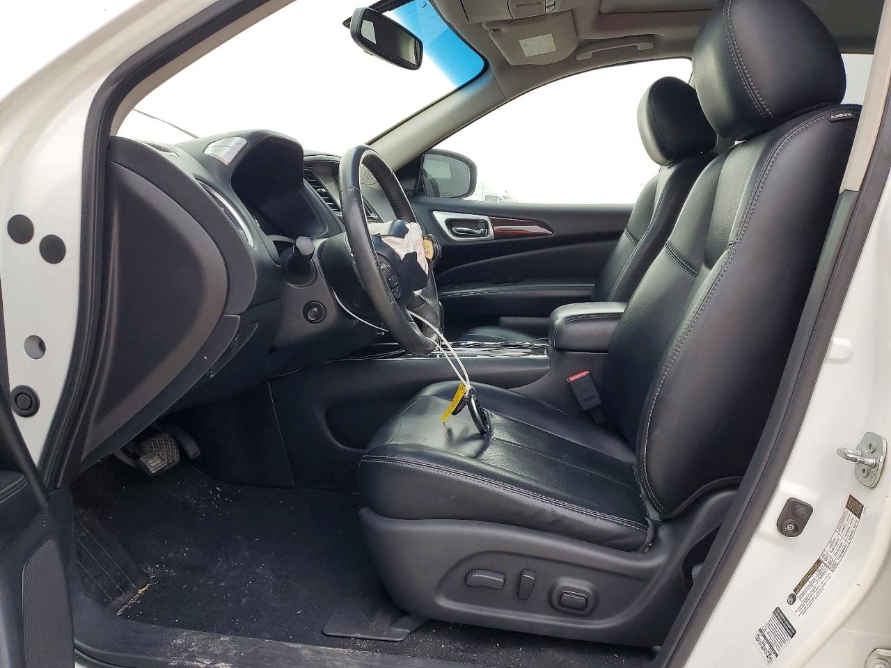 2015 Nissan Pathfinder S White vin: 5N1AR2MNXFC653062
