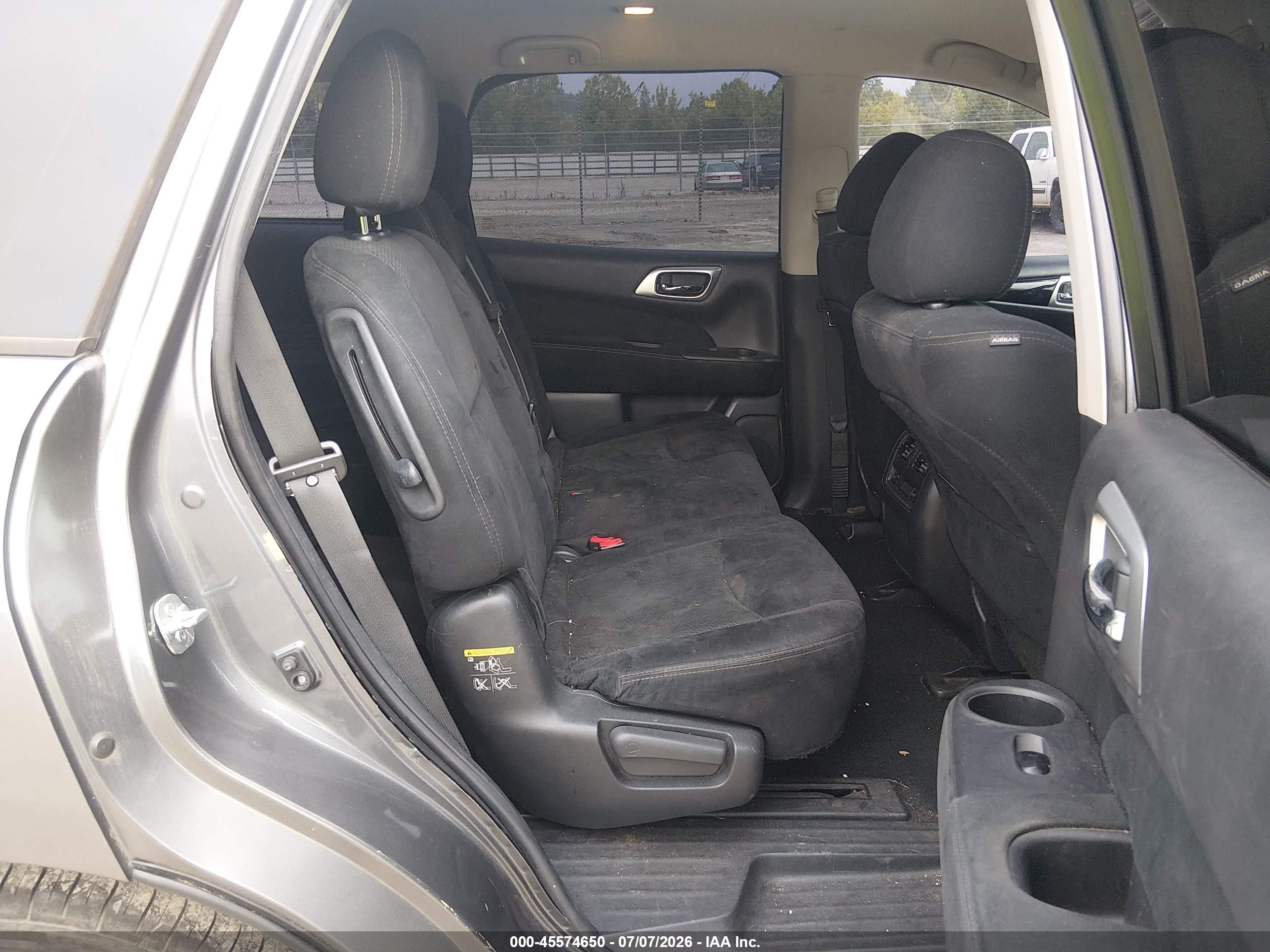 2015 Nissan Pathfinder Sv Silver vin: 5N1AR2MNXFC653112