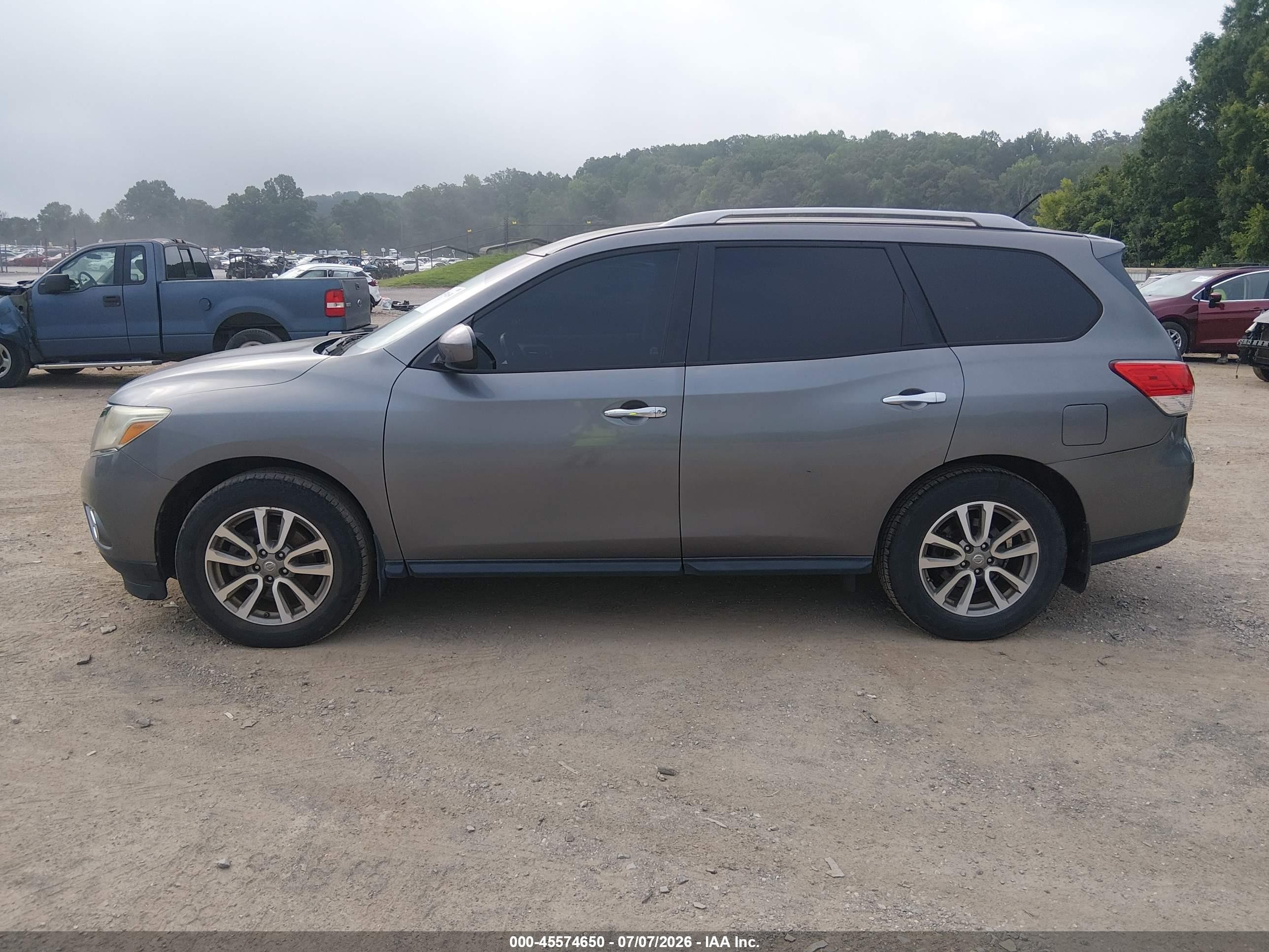 2015 Nissan Pathfinder Sv Silver vin: 5N1AR2MNXFC653112