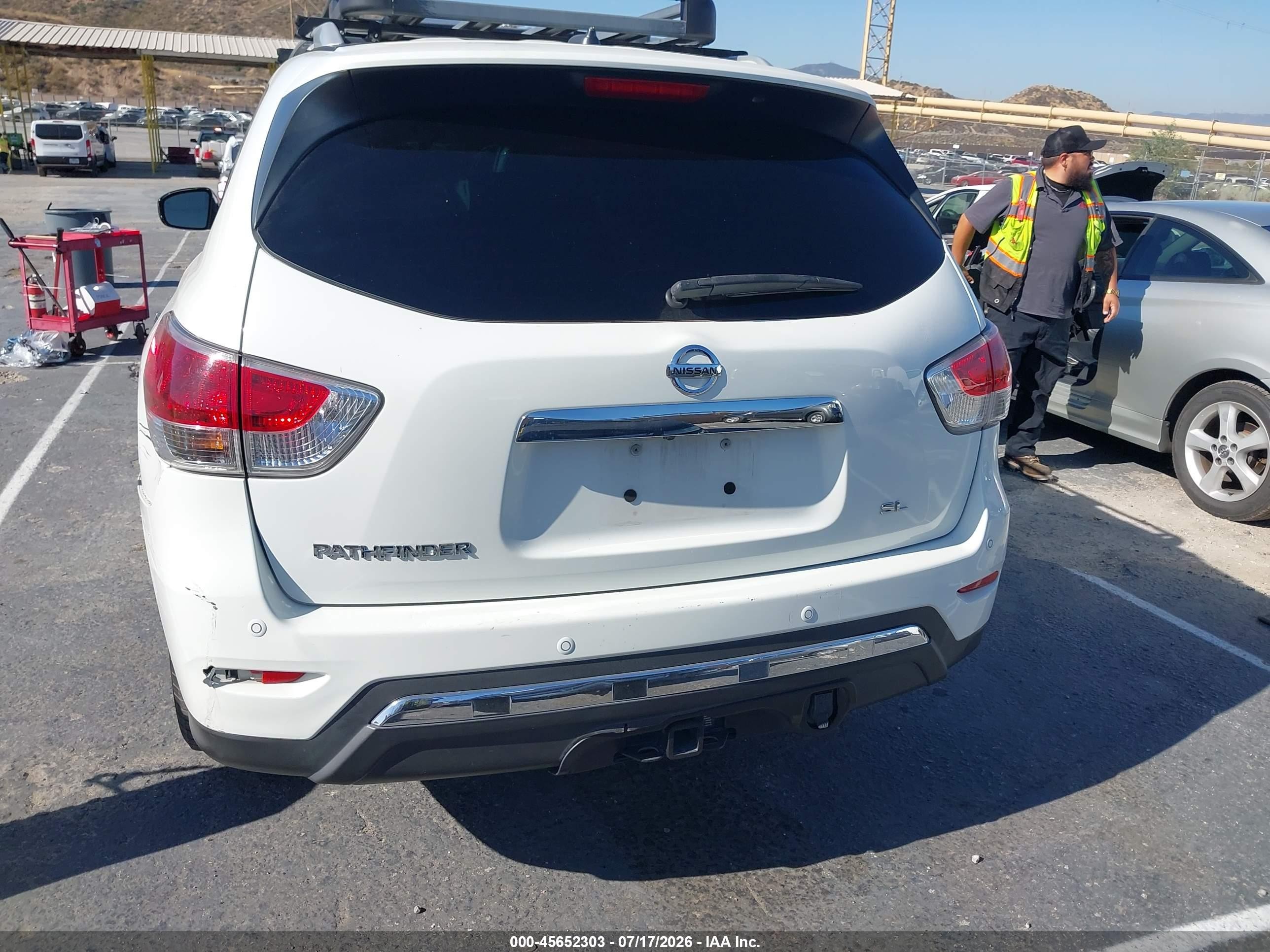 2015 Nissan Pathfinder Sl White vin: 5N1AR2MNXFC670685