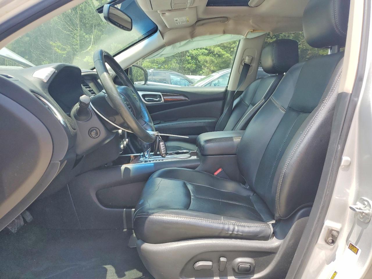 2015 Nissan Pathfinder S Silver vin: 5N1AR2MNXFC675501