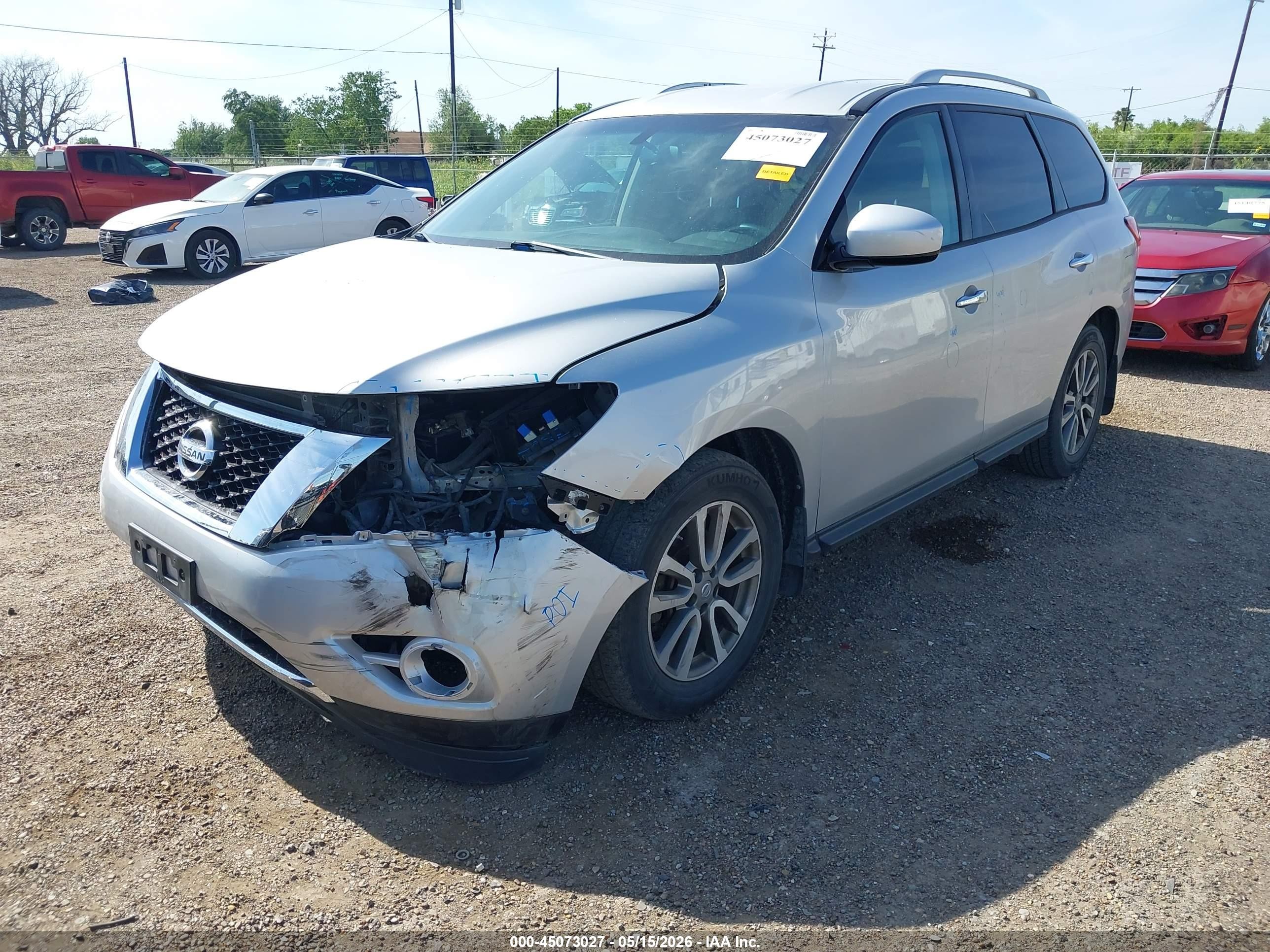 2015 Nissan Pathfinder S Silver vin: 5N1AR2MNXFC681699