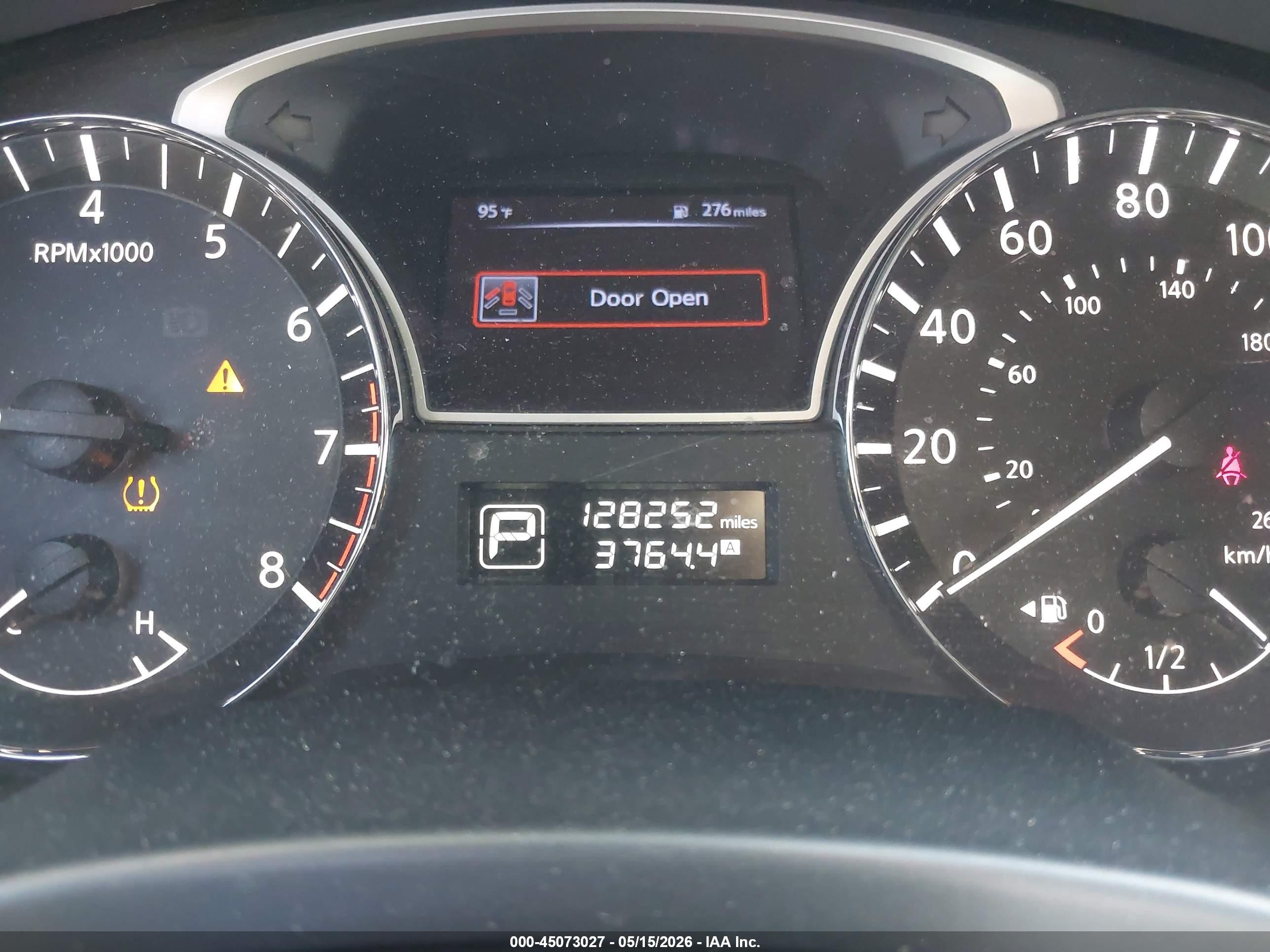 2015 Nissan Pathfinder S Silver vin: 5N1AR2MNXFC681699