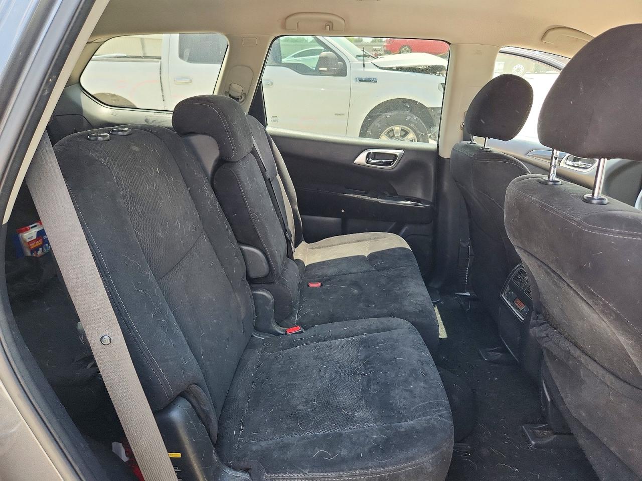 2016 Nissan Pathfinder S Gray vin: 5N1AR2MNXGC636411