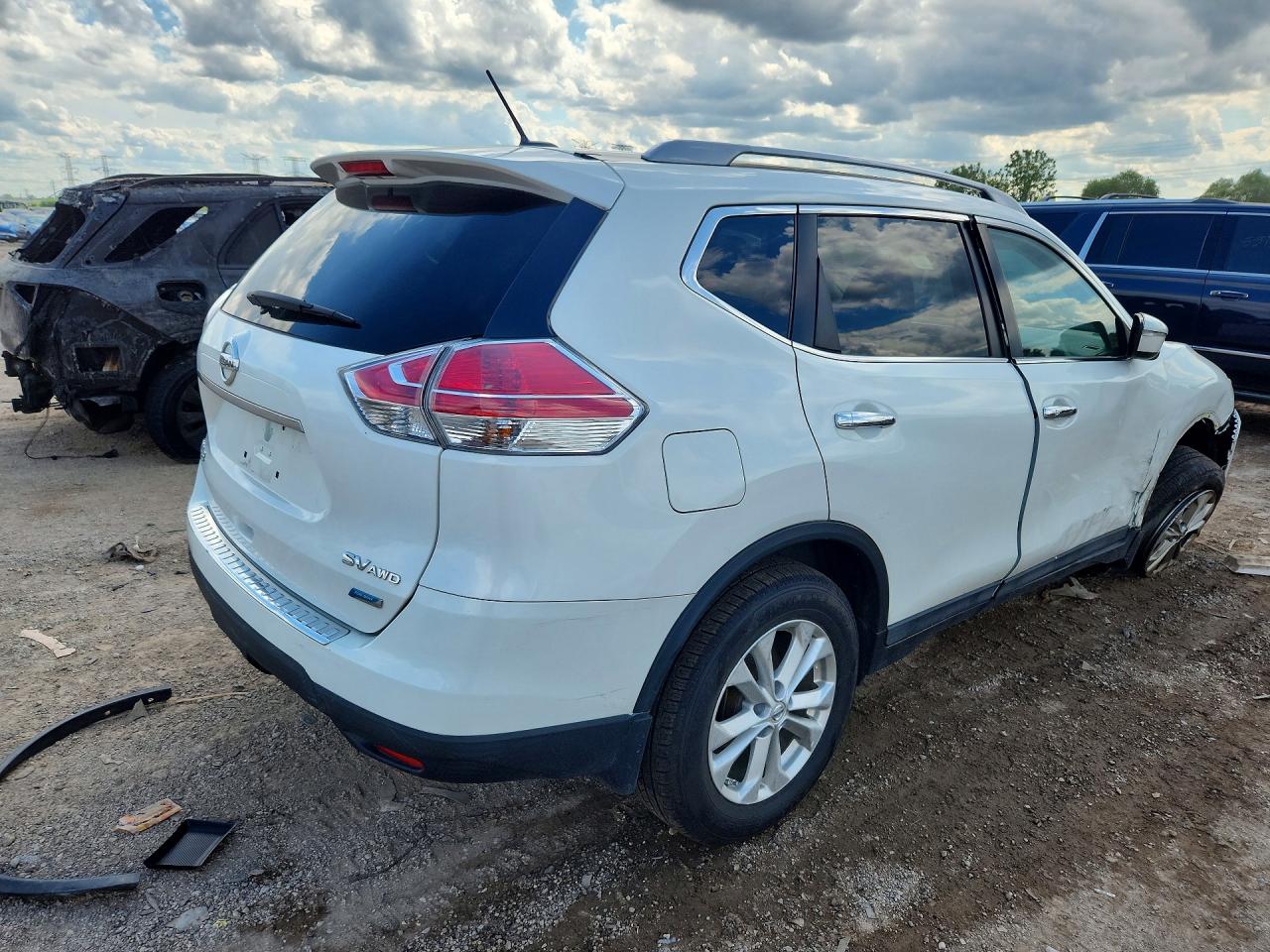 2014 Nissan Rogue Sv White vin: 5N1AT2MK0EC861084