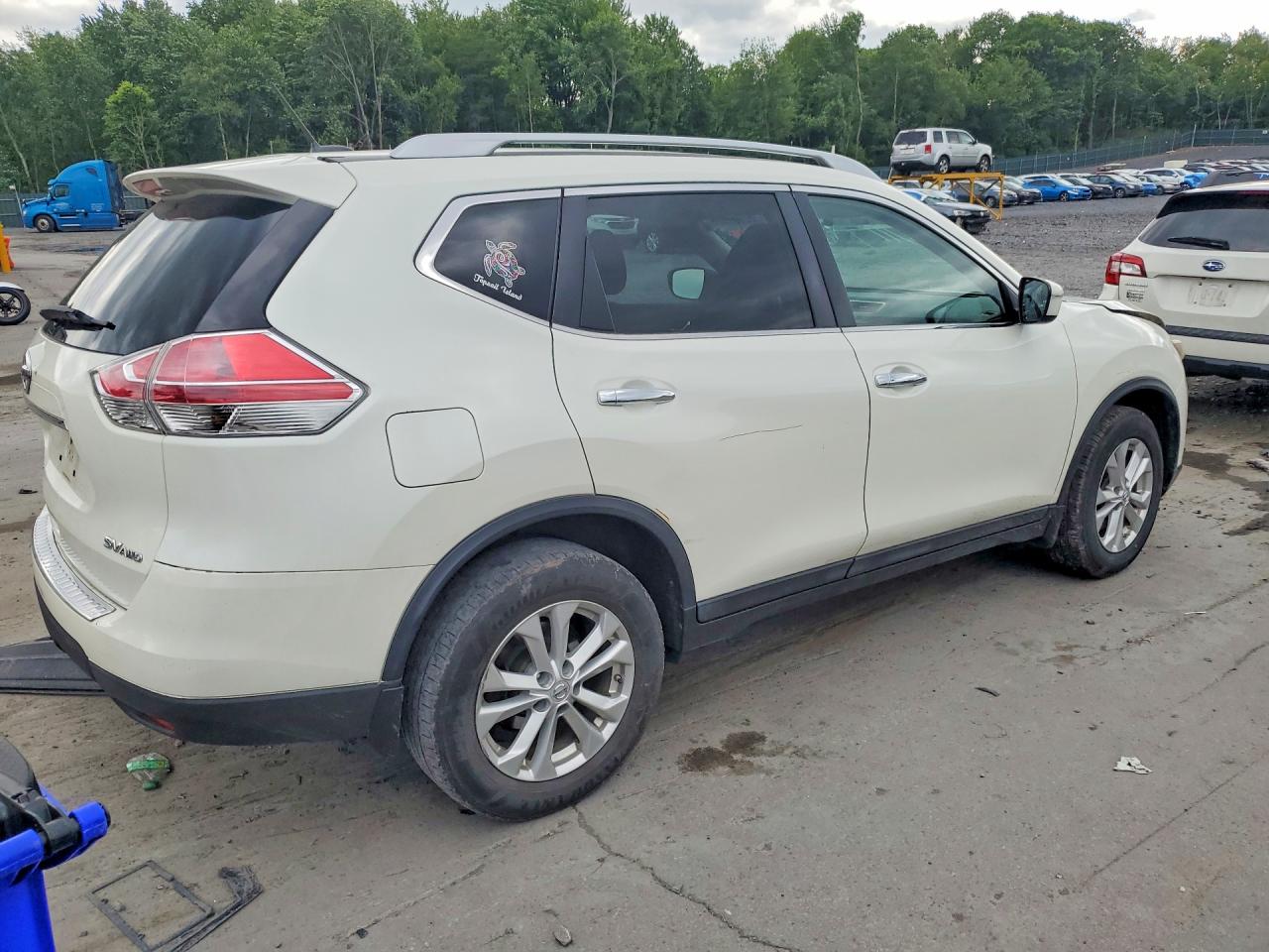 2015 Nissan Rogue Sv White vin: 5N1AT2MK0FC765750