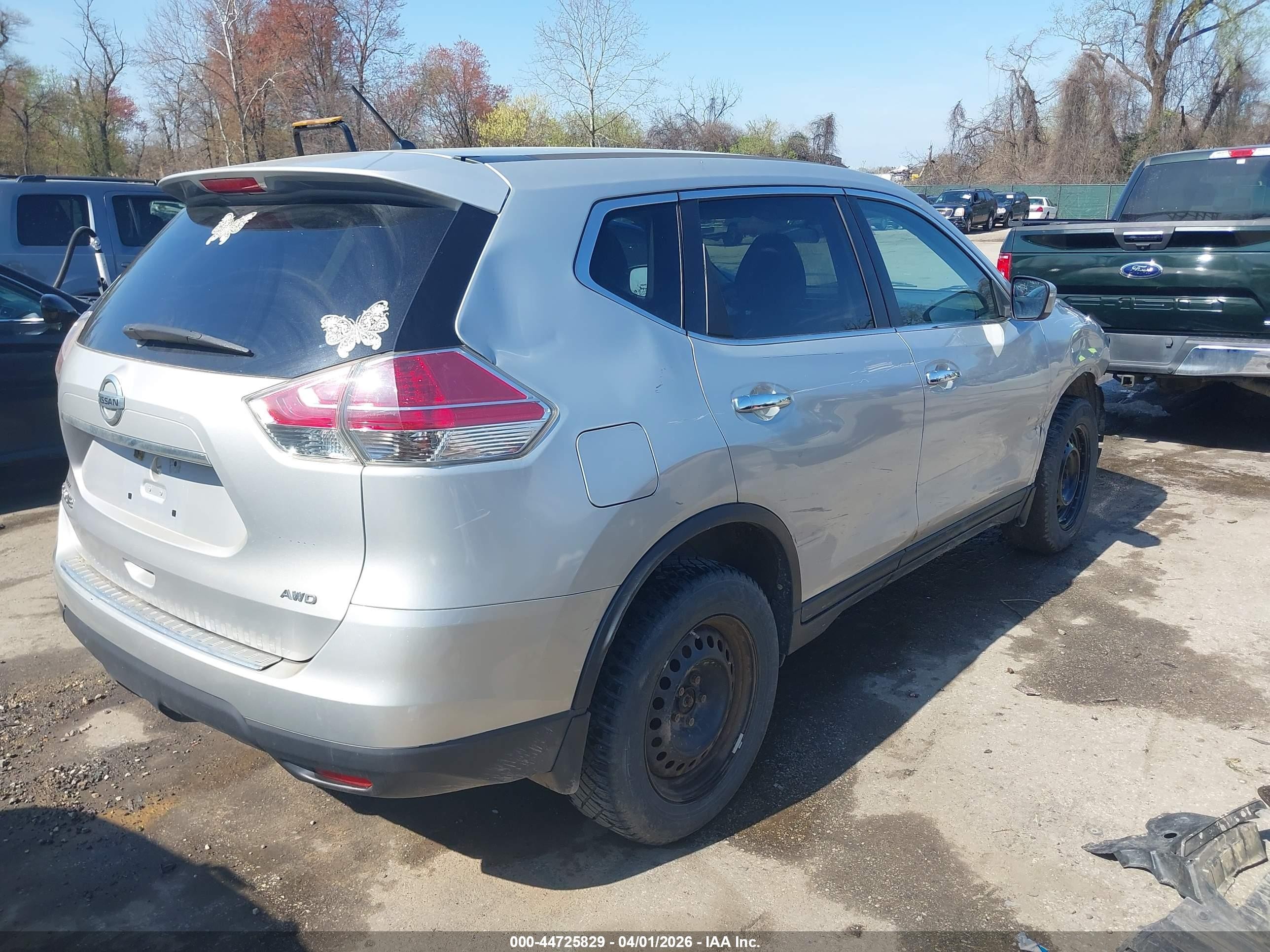 2015 Nissan Rogue S Silver vin: 5N1AT2MK1FC765420