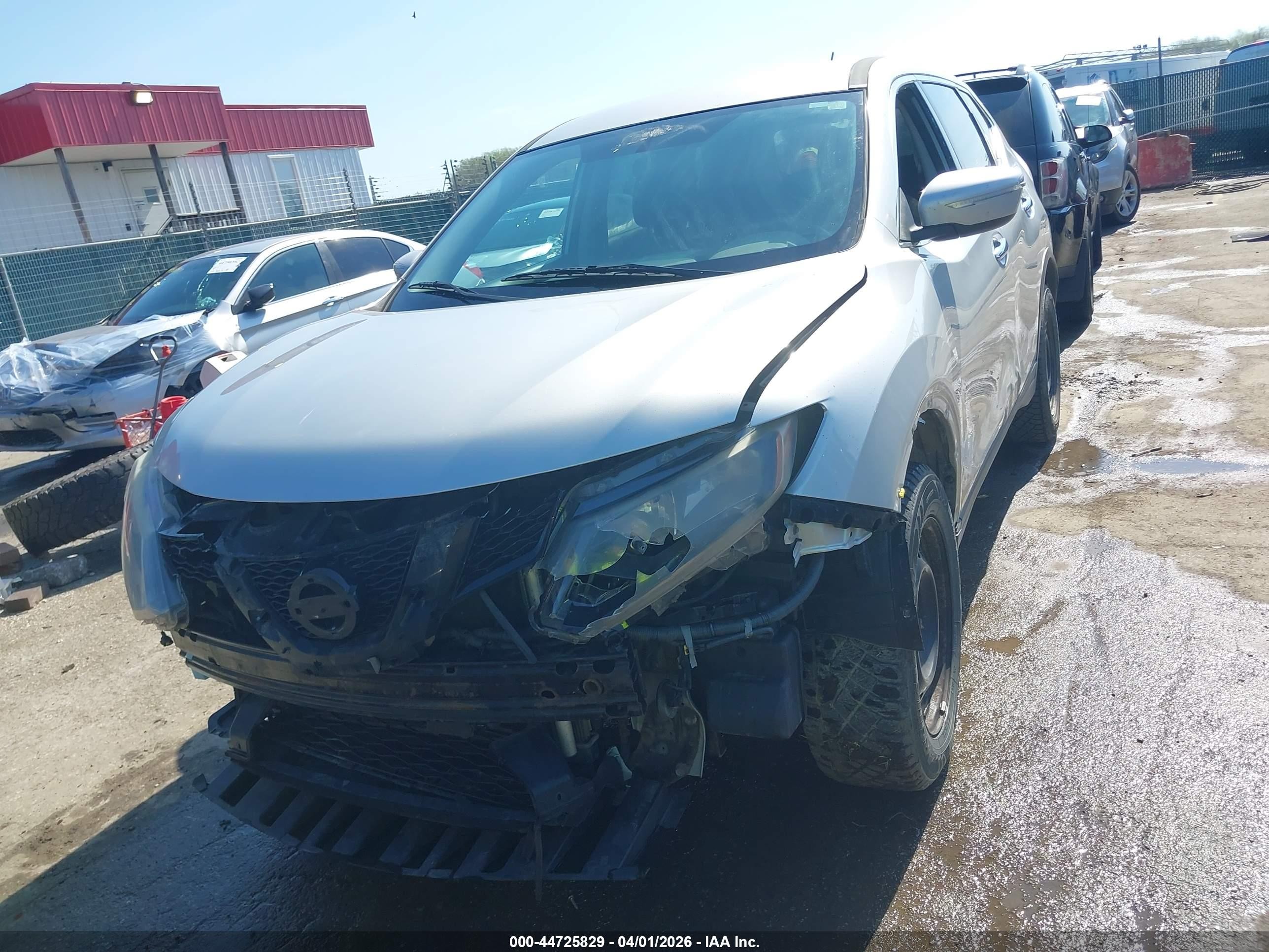 2015 Nissan Rogue S Silver vin: 5N1AT2MK1FC765420