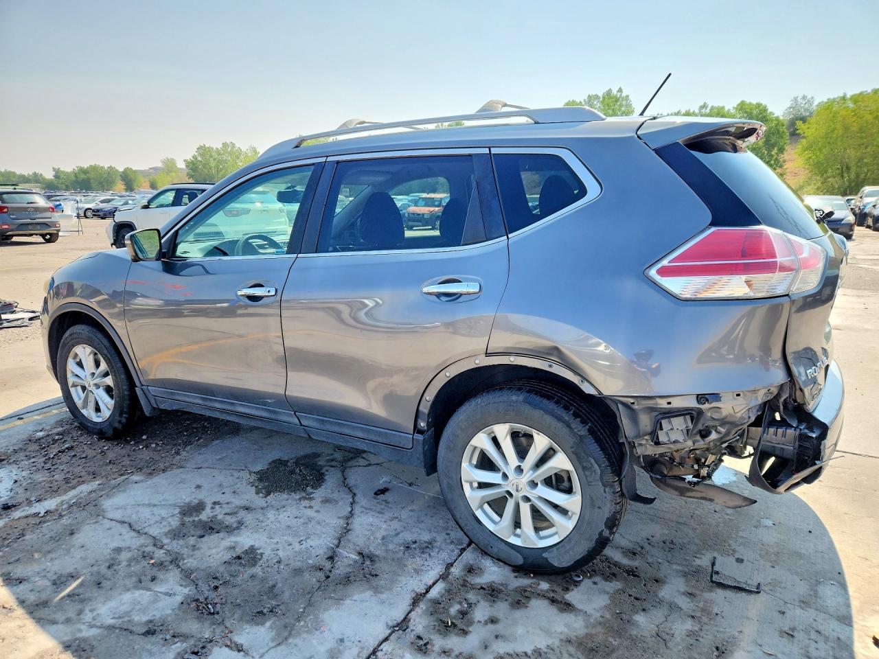 2015 Nissan Rogue Sv Серый vin: 5N1AT2MK2FC870631