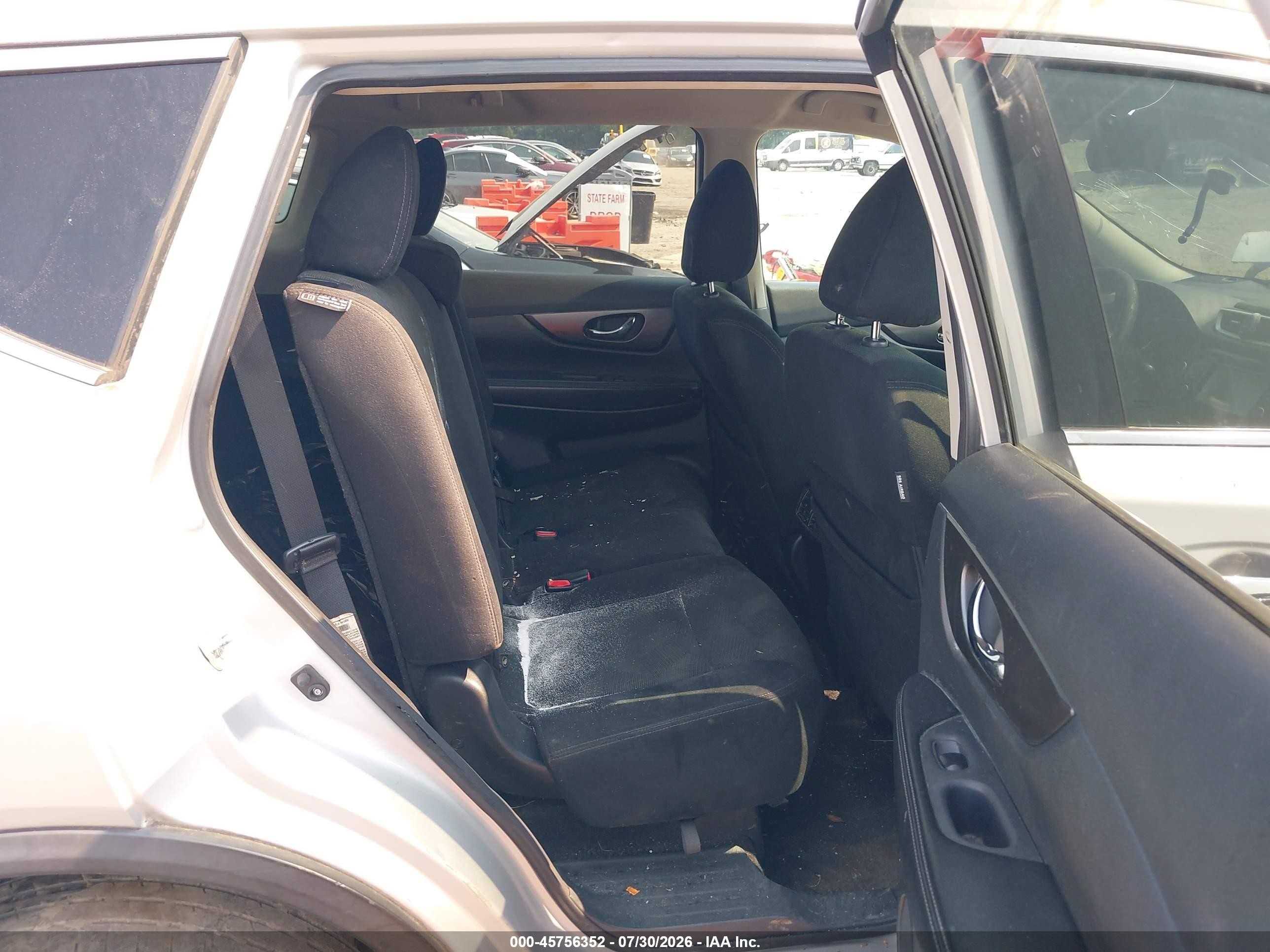 2015 Nissan Rogue Sv Silver vin: 5N1AT2MK3FC894811
