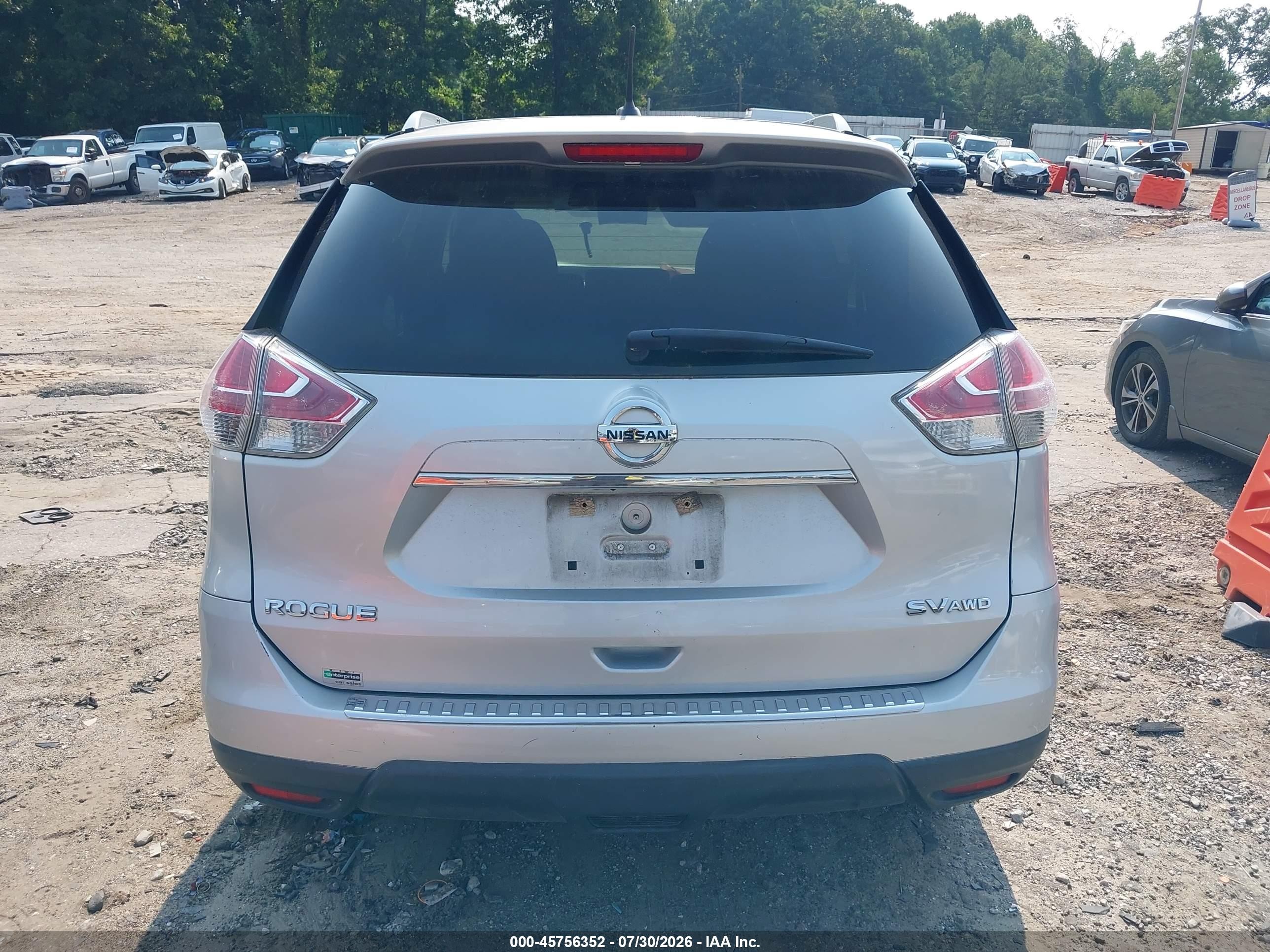 2015 Nissan Rogue Sv Silver vin: 5N1AT2MK3FC894811