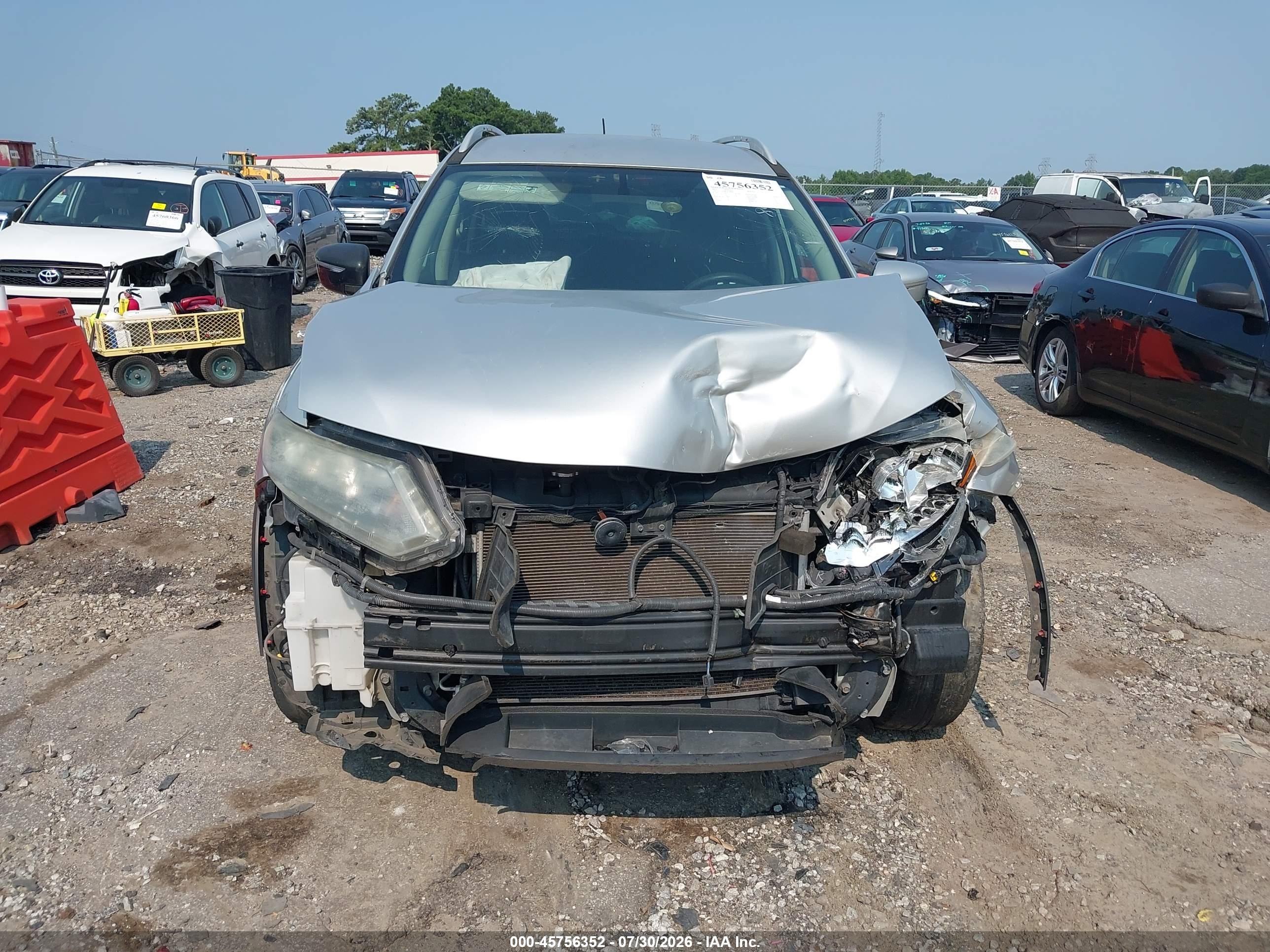 2015 Nissan Rogue Sv Silver vin: 5N1AT2MK3FC894811