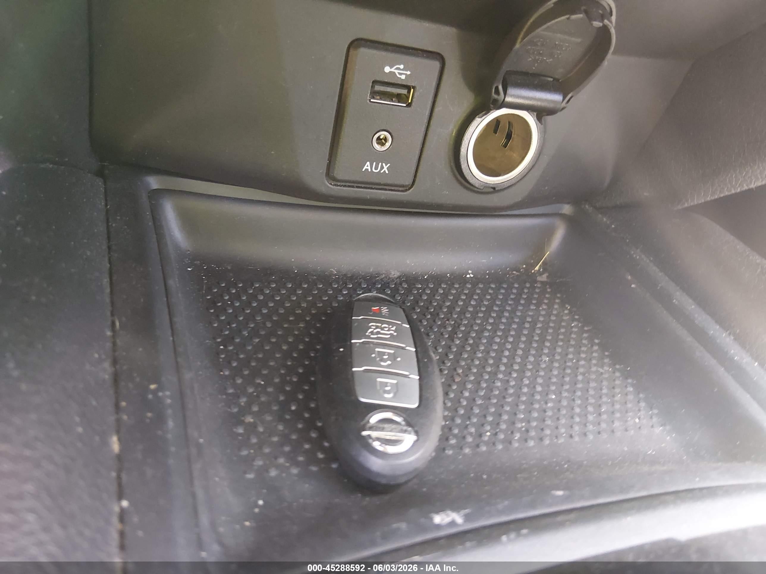 2014 Nissan Rogue Sv Белый vin: 5N1AT2MK4EC813152