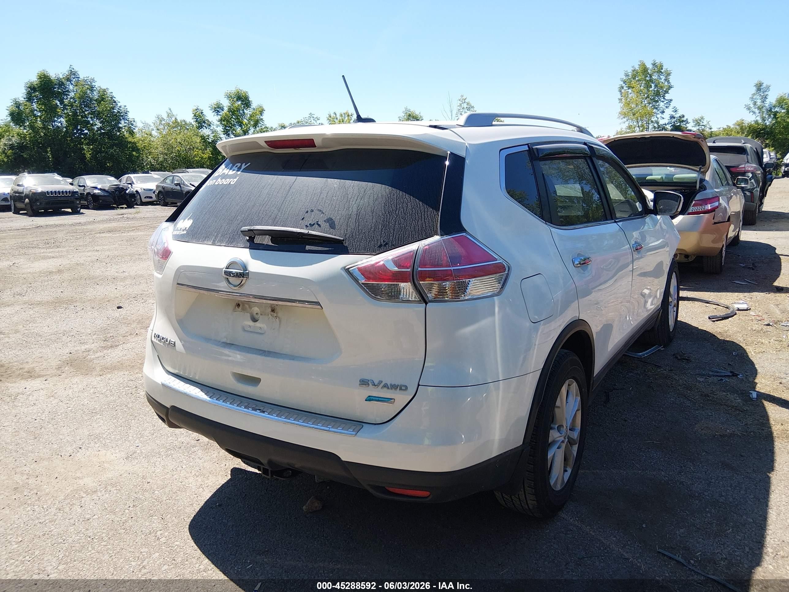 2014 Nissan Rogue Sv Белый vin: 5N1AT2MK4EC813152