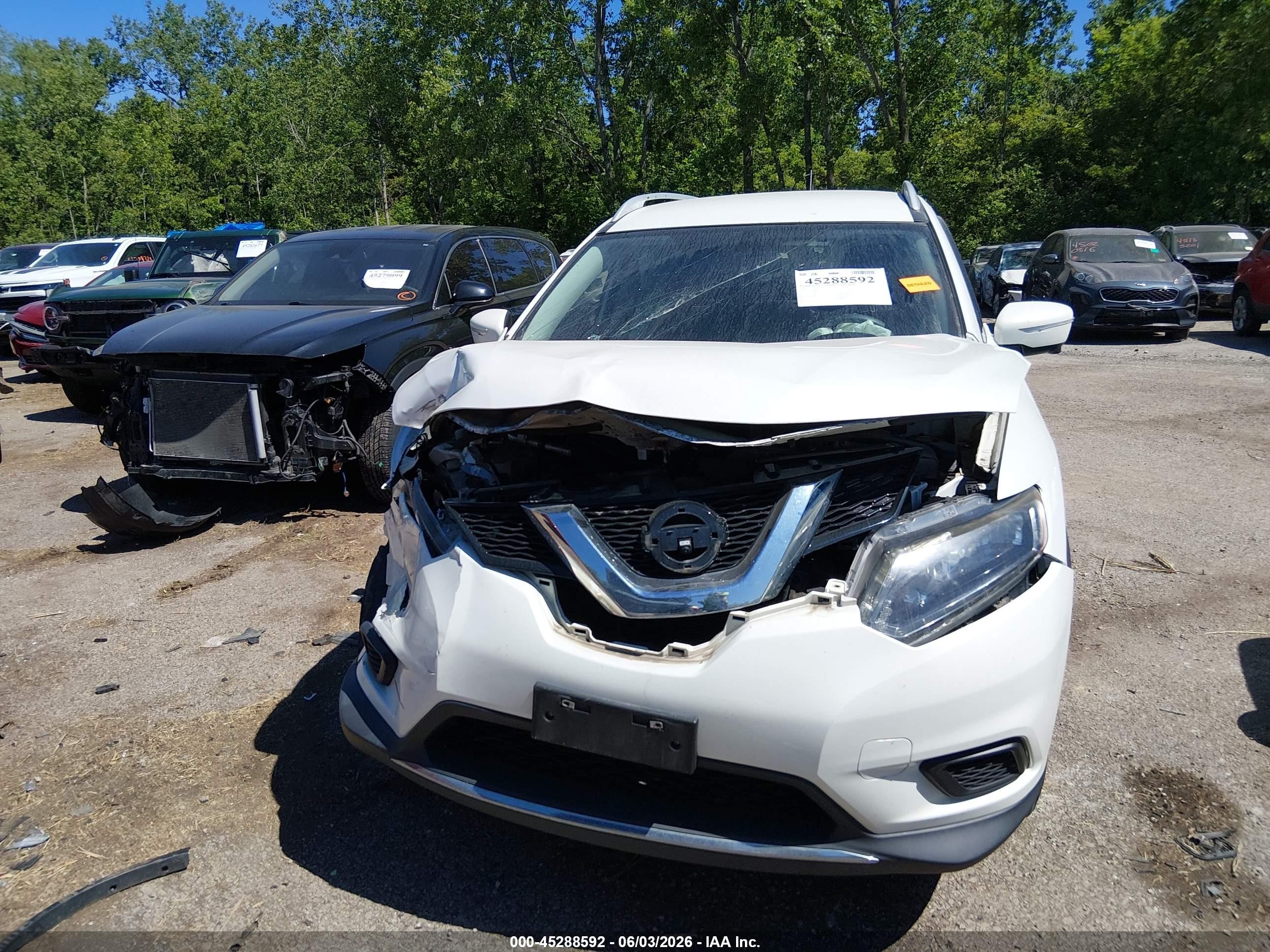 2014 Nissan Rogue Sv Белый vin: 5N1AT2MK4EC813152