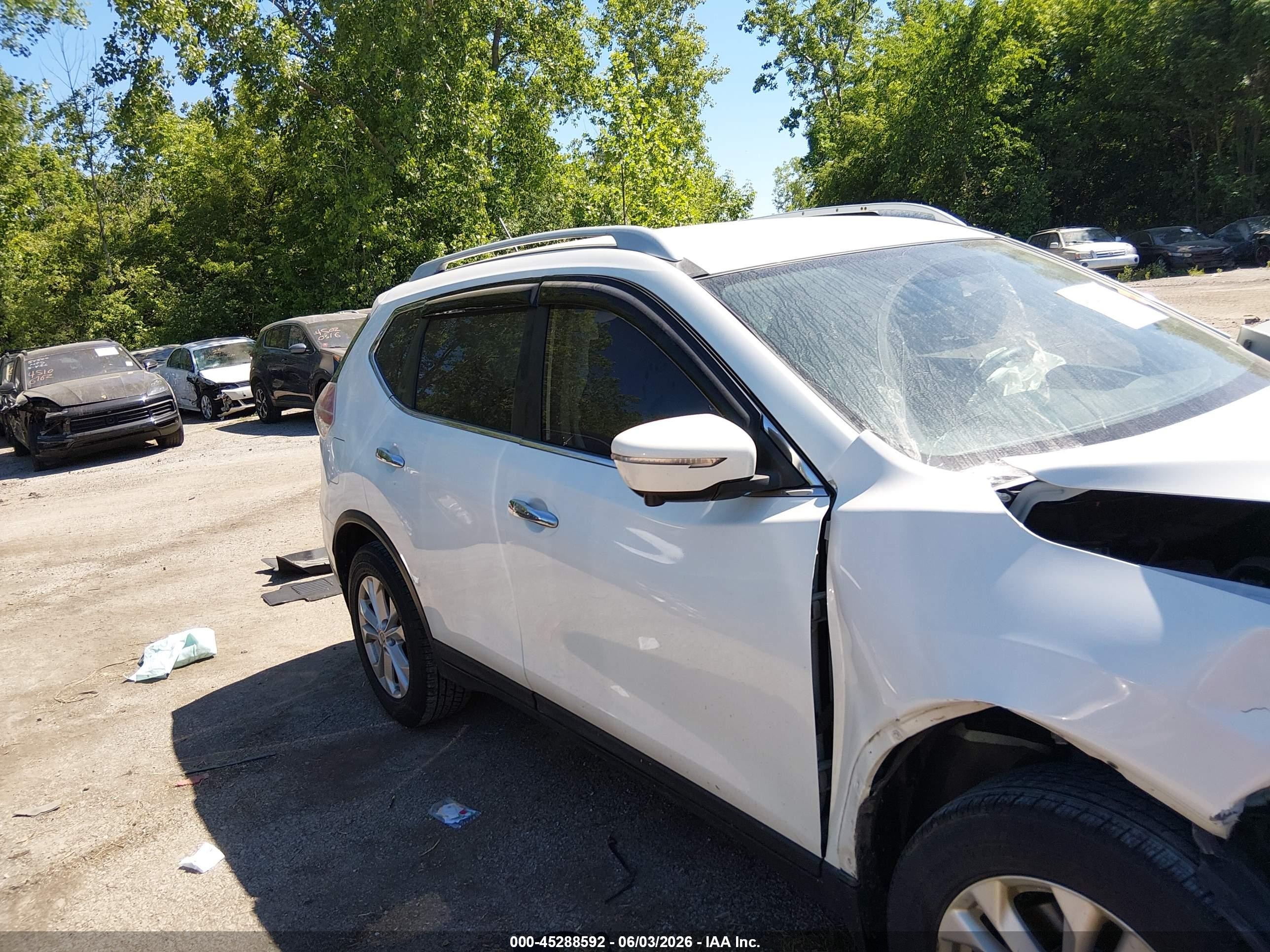 2014 Nissan Rogue Sv Белый vin: 5N1AT2MK4EC813152
