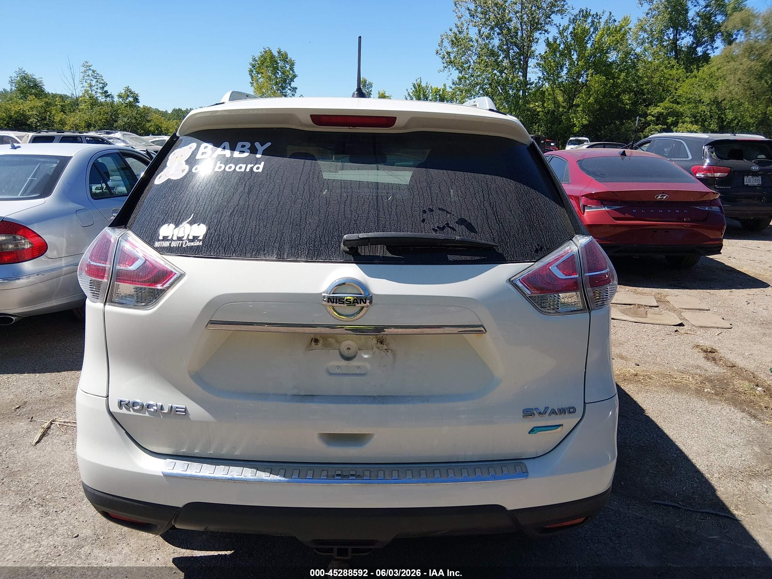 2014 Nissan Rogue Sv Белый vin: 5N1AT2MK4EC813152