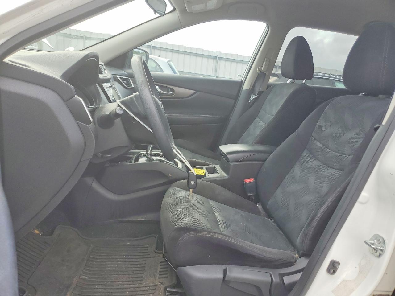 2015 Nissan Rogue S Белый vin: 5N1AT2MK4FC782857
