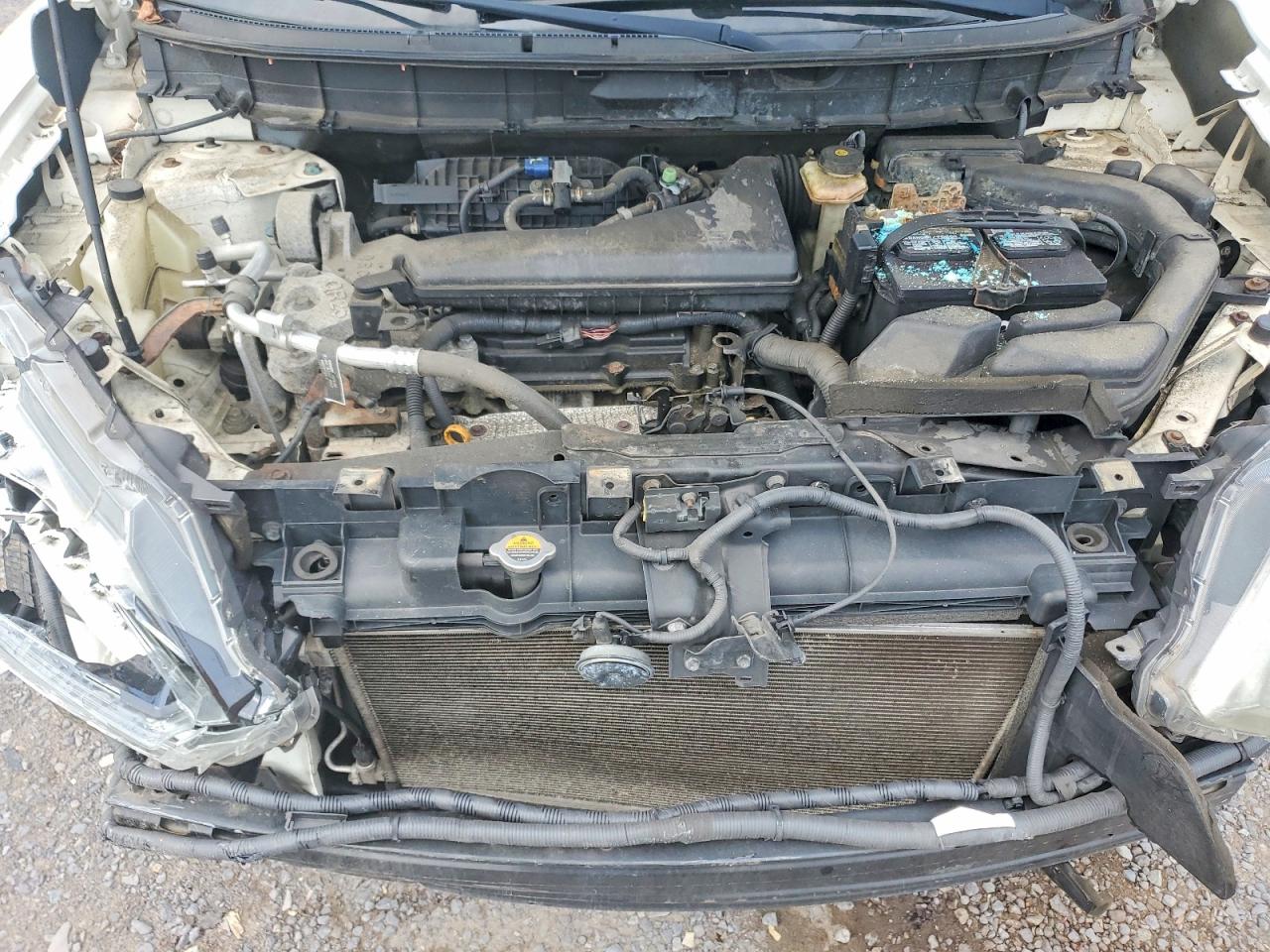 2015 Nissan Rogue S Белый vin: 5N1AT2MK4FC782857