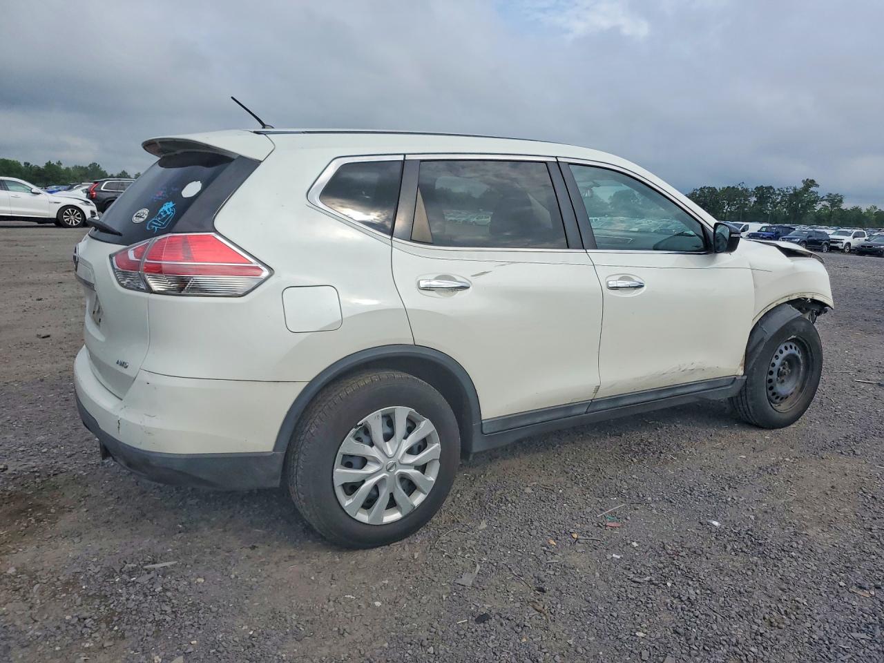 2015 Nissan Rogue S Белый vin: 5N1AT2MK4FC782857