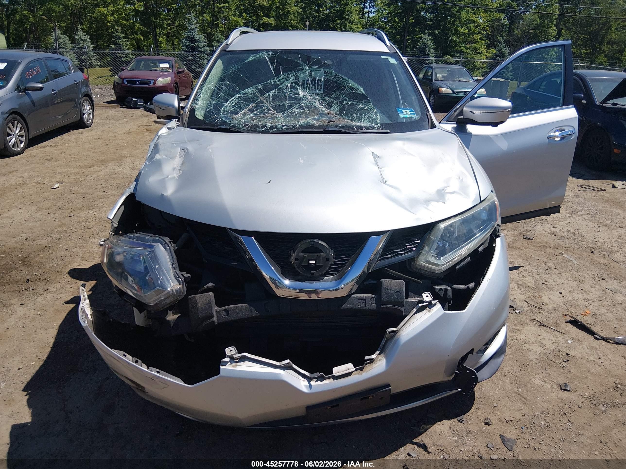 2014 Nissan Rogue Sv Silver vin: 5N1AT2MK5EC763877