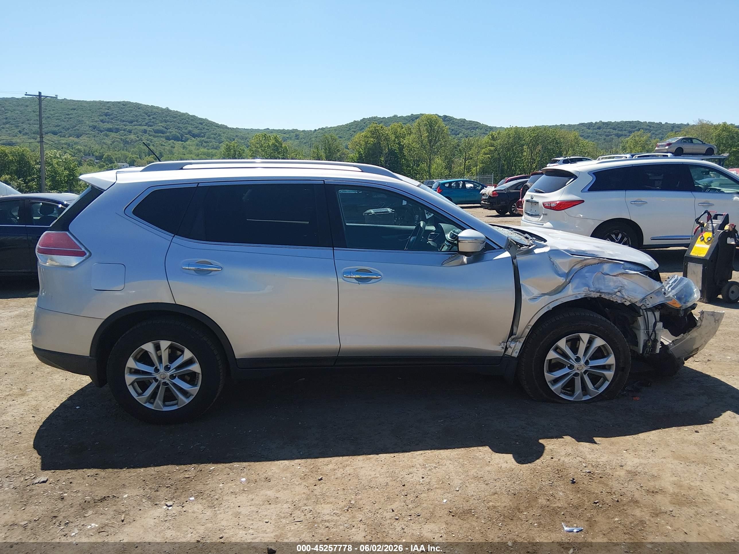 2014 Nissan Rogue Sv Silver vin: 5N1AT2MK5EC763877