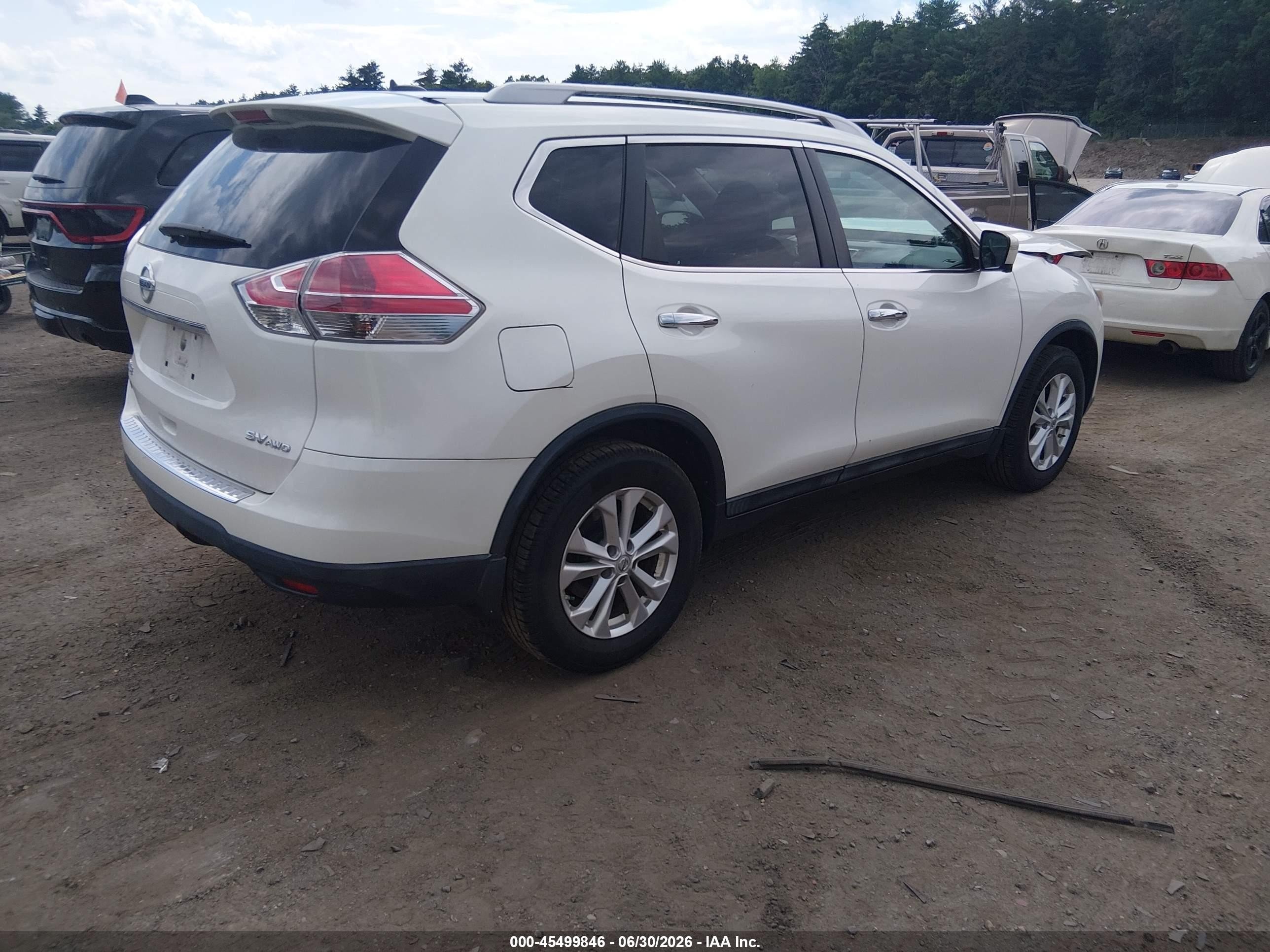 2015 Nissan Rogue Sv White vin: 5N1AT2MK6FC896357