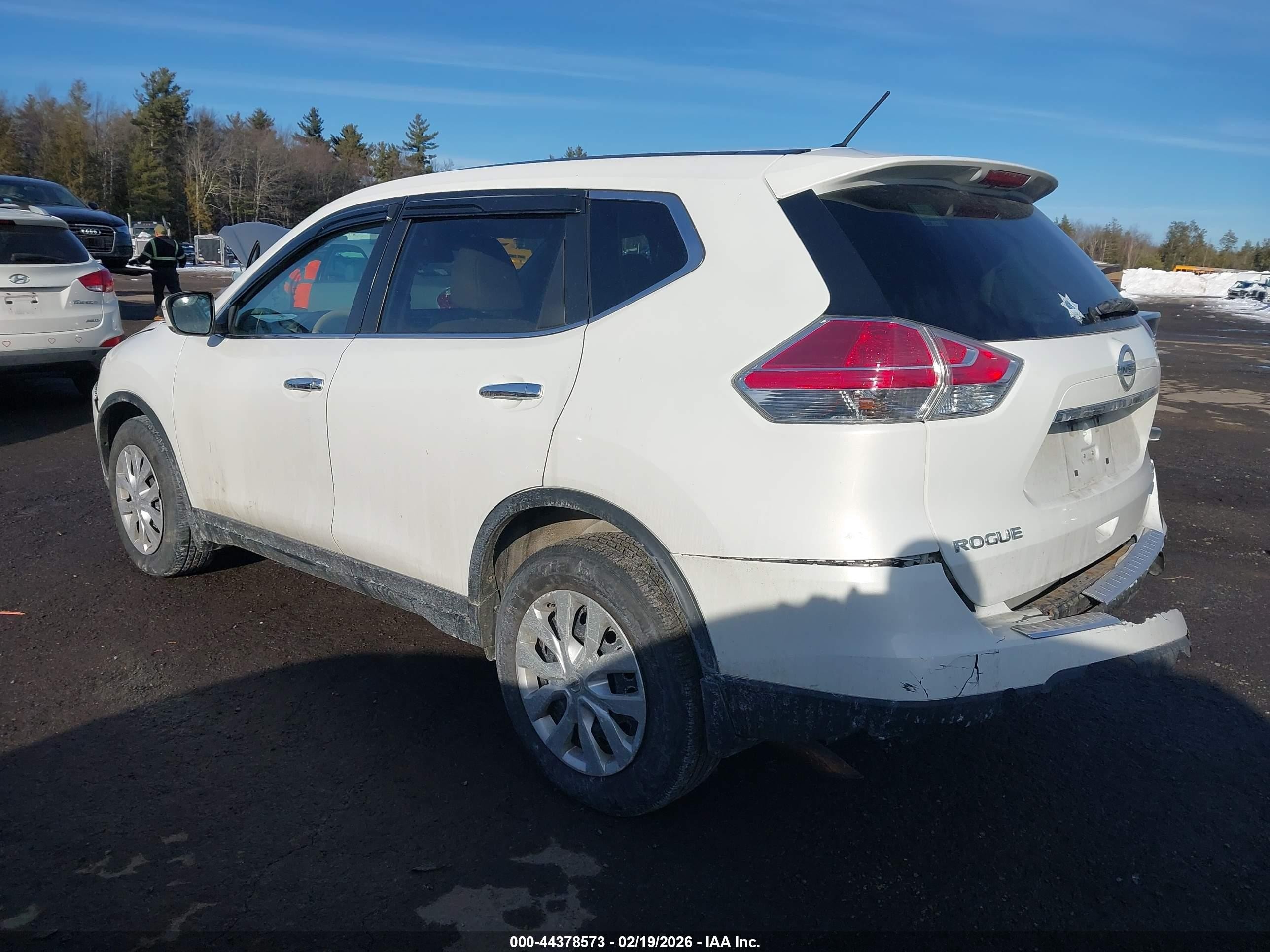 2014 Nissan Rogue S White vin: 5N1AT2MK7EC794693