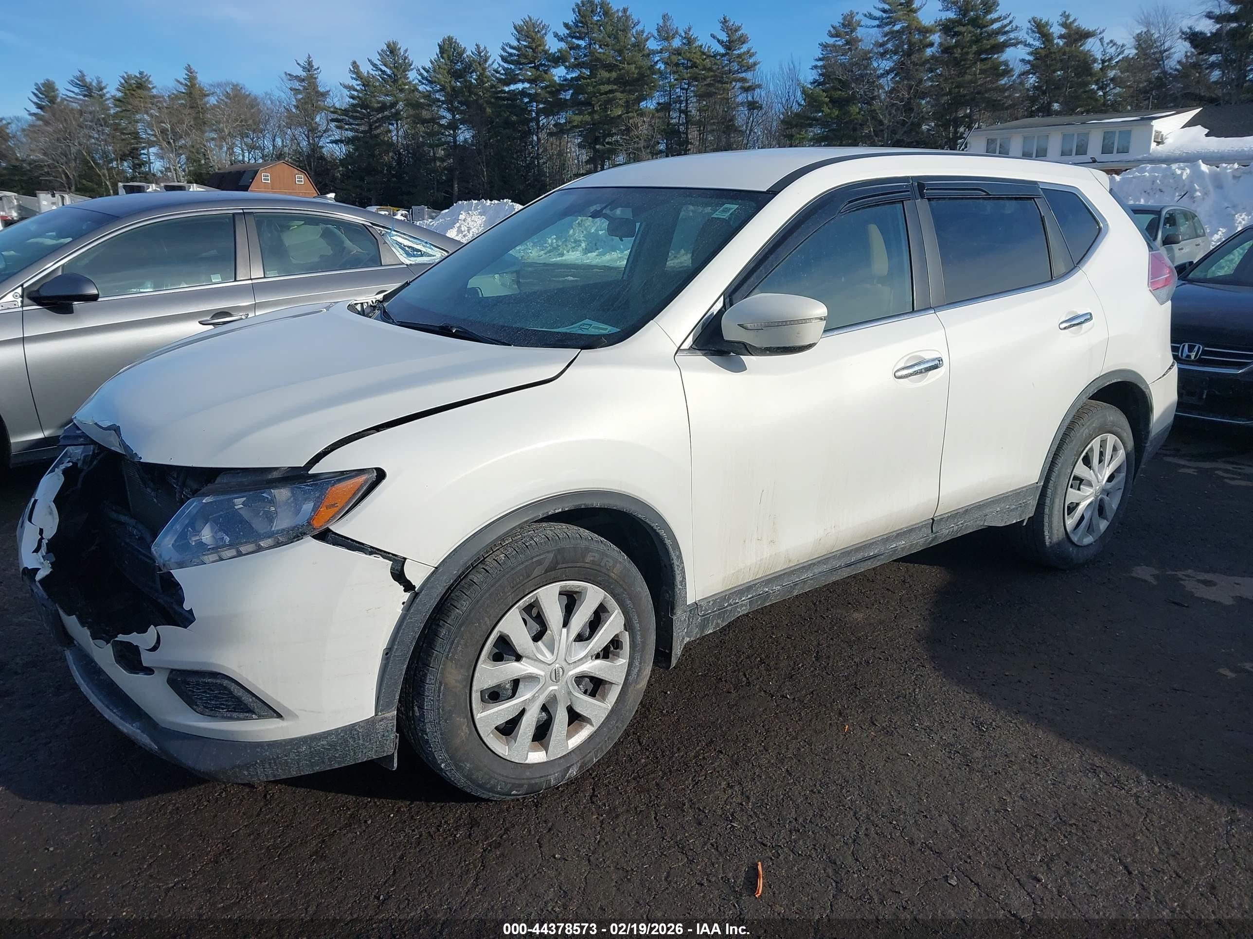 2014 Nissan Rogue S White vin: 5N1AT2MK7EC794693