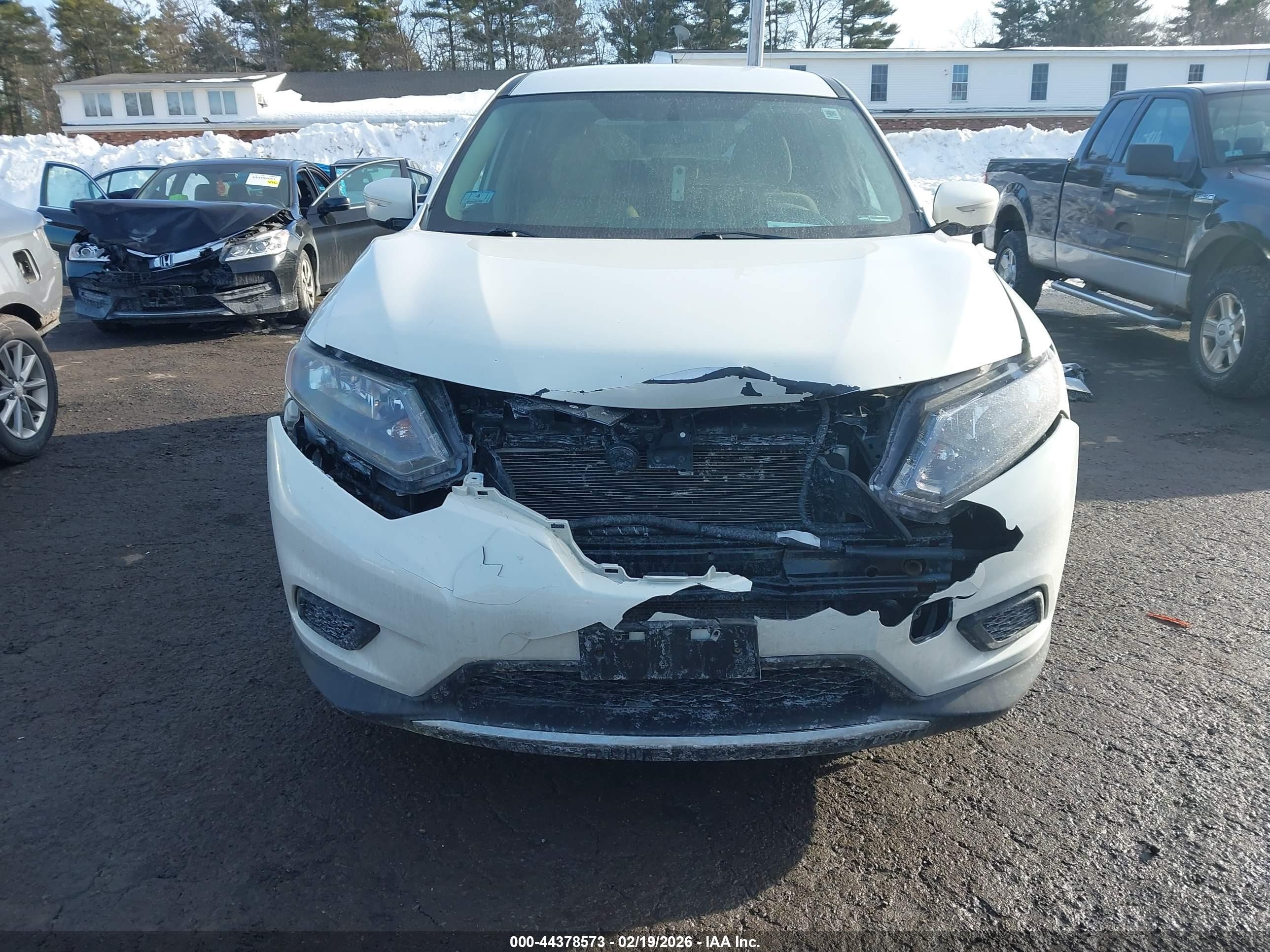 2014 Nissan Rogue S White vin: 5N1AT2MK7EC794693