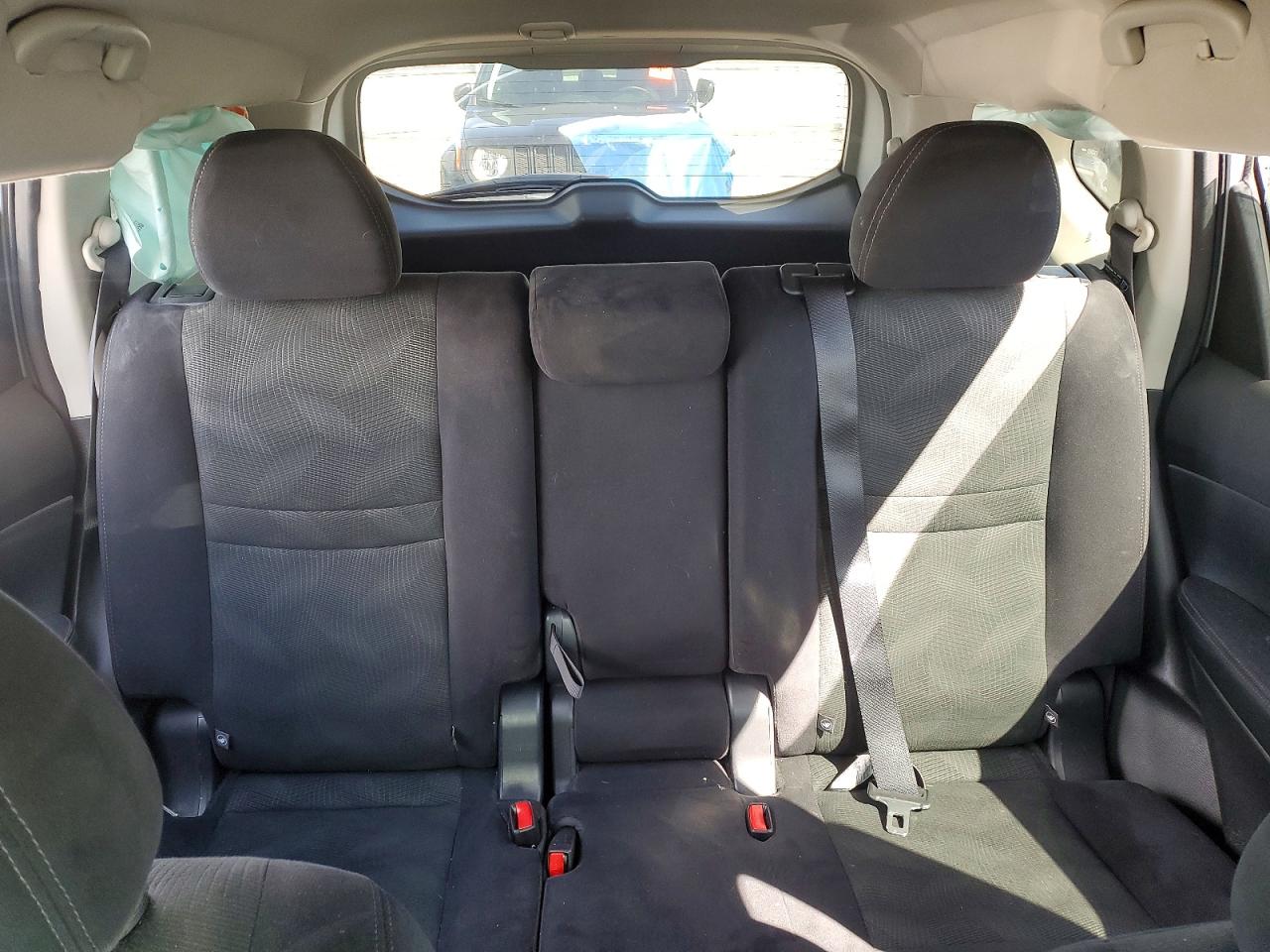 2015 Nissan Rogue Sv Silver vin: 5N1AT2MK7FC899168