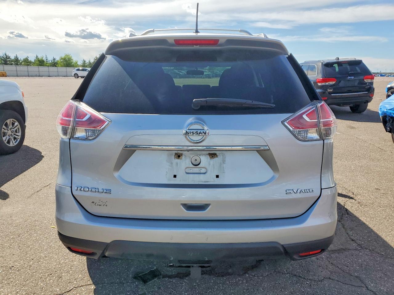 2015 Nissan Rogue Sv Silver vin: 5N1AT2MK7FC899168