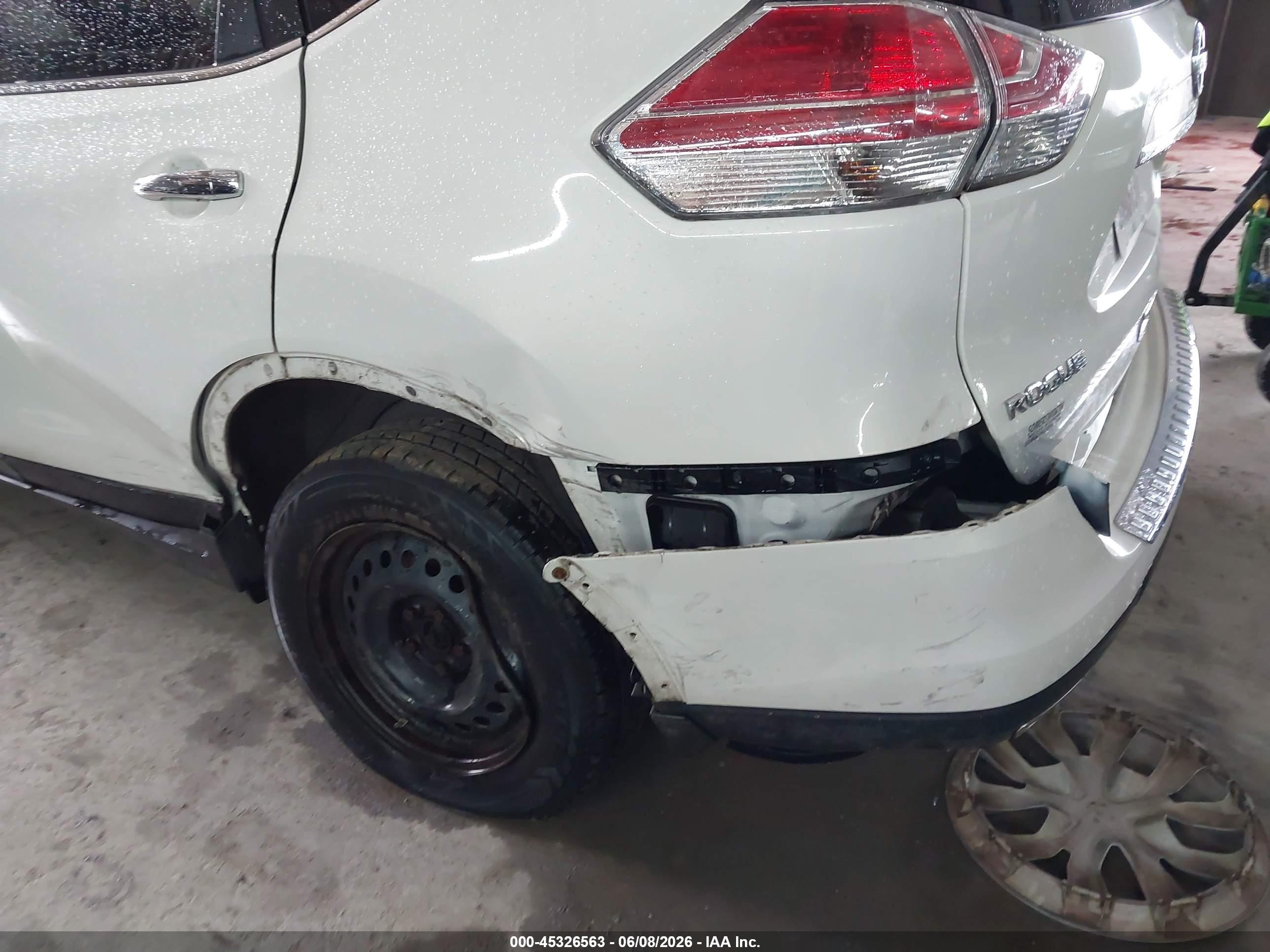 2014 Nissan Rogue S White vin: 5N1AT2MK8EC823408