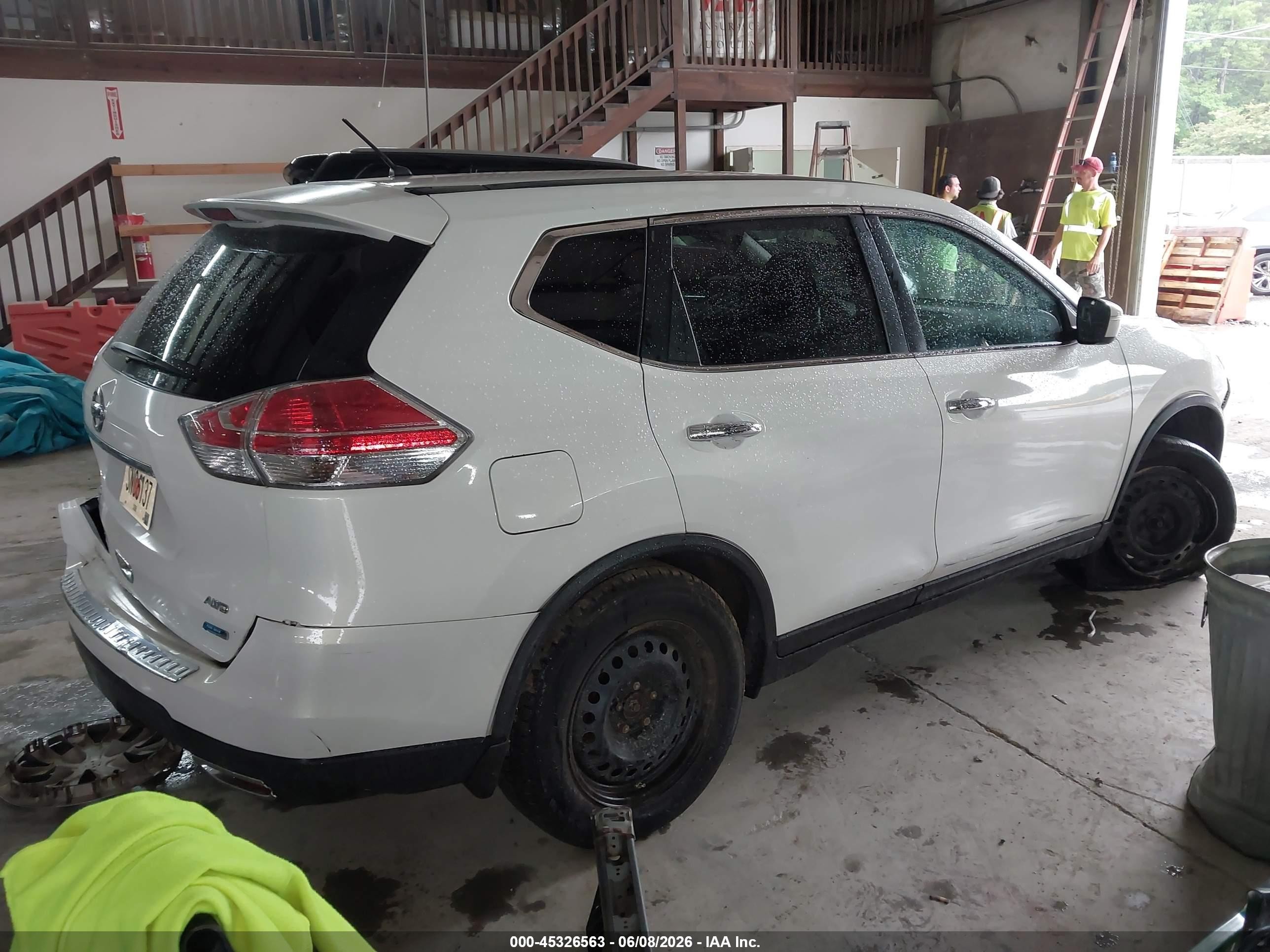 2014 Nissan Rogue S White vin: 5N1AT2MK8EC823408