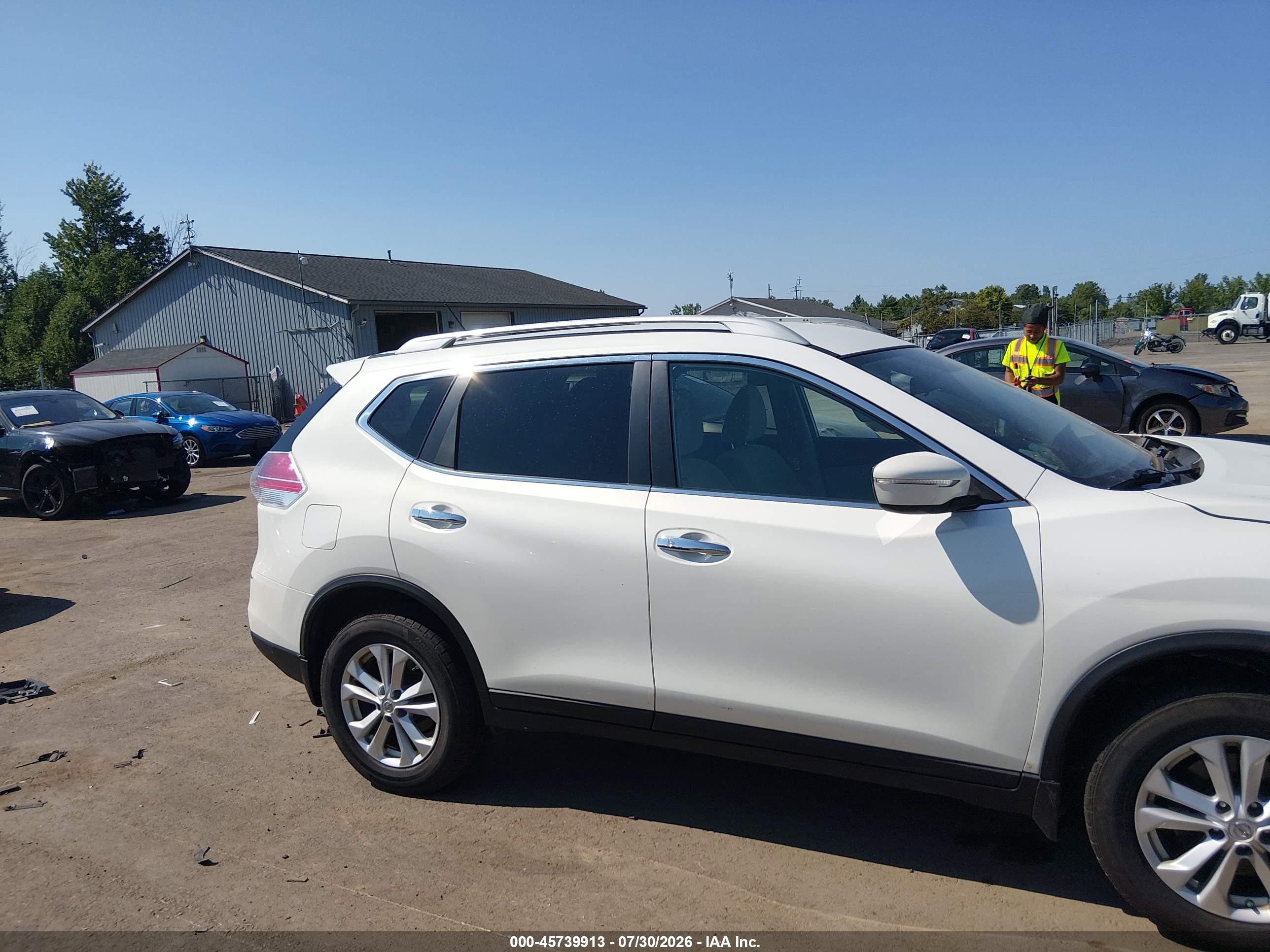 2014 Nissan Rogue Sv Белый vin: 5N1AT2MK9EC809534