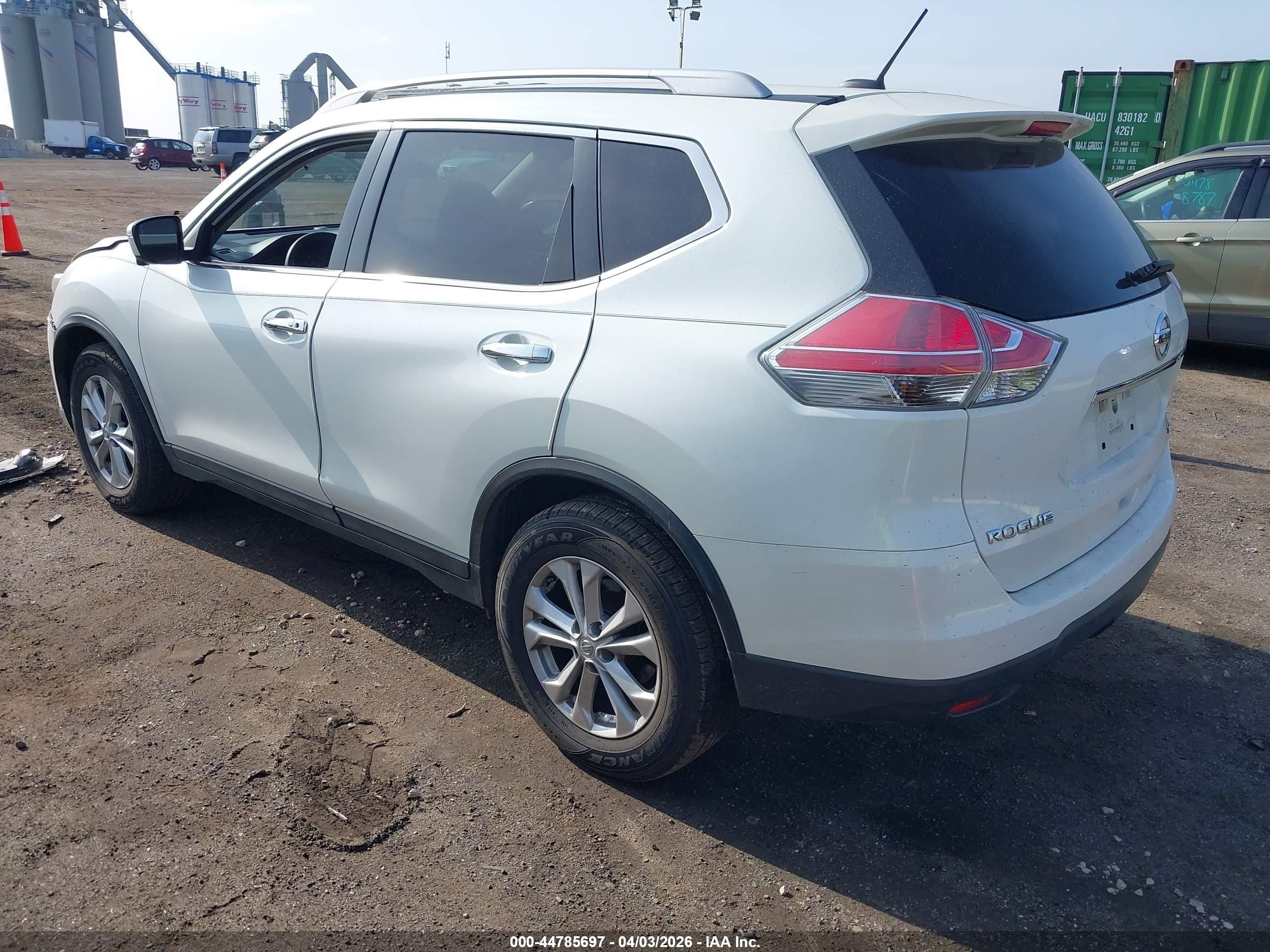 2015 Nissan Rogue Sv White vin: 5N1AT2MK9FC778657