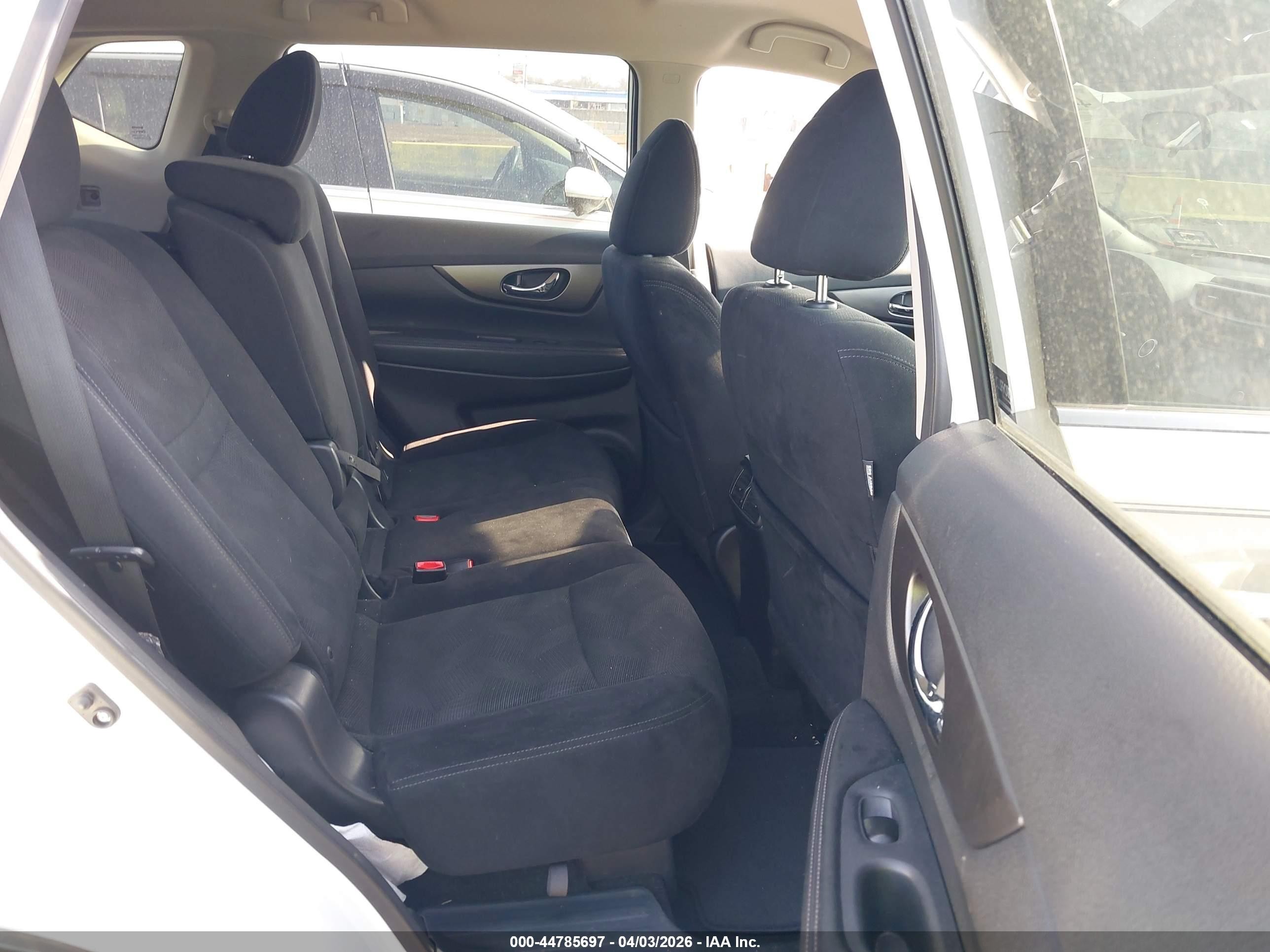 2015 Nissan Rogue Sv White vin: 5N1AT2MK9FC778657