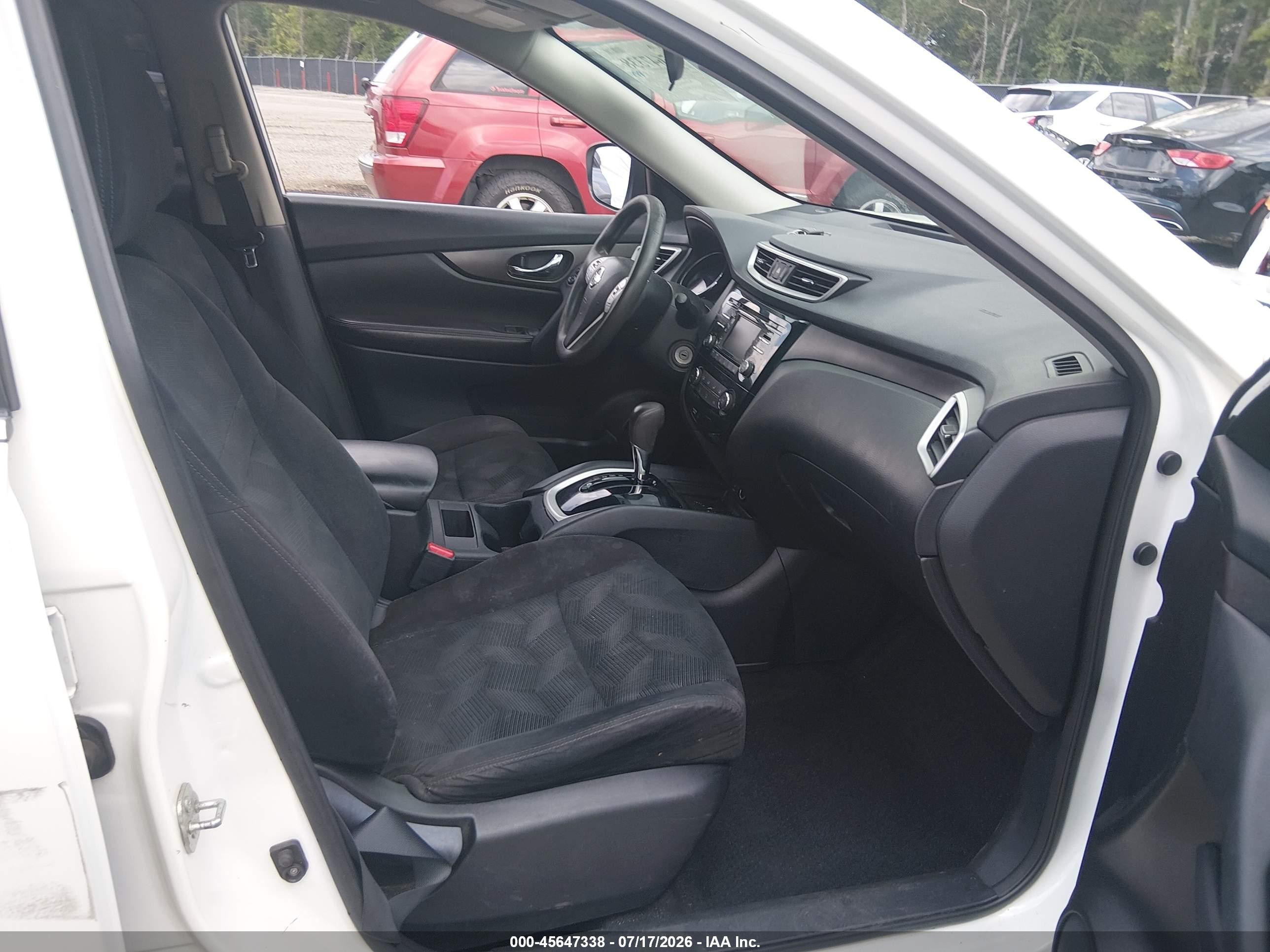 2014 Nissan Rogue S White vin: 5N1AT2ML0EC821452