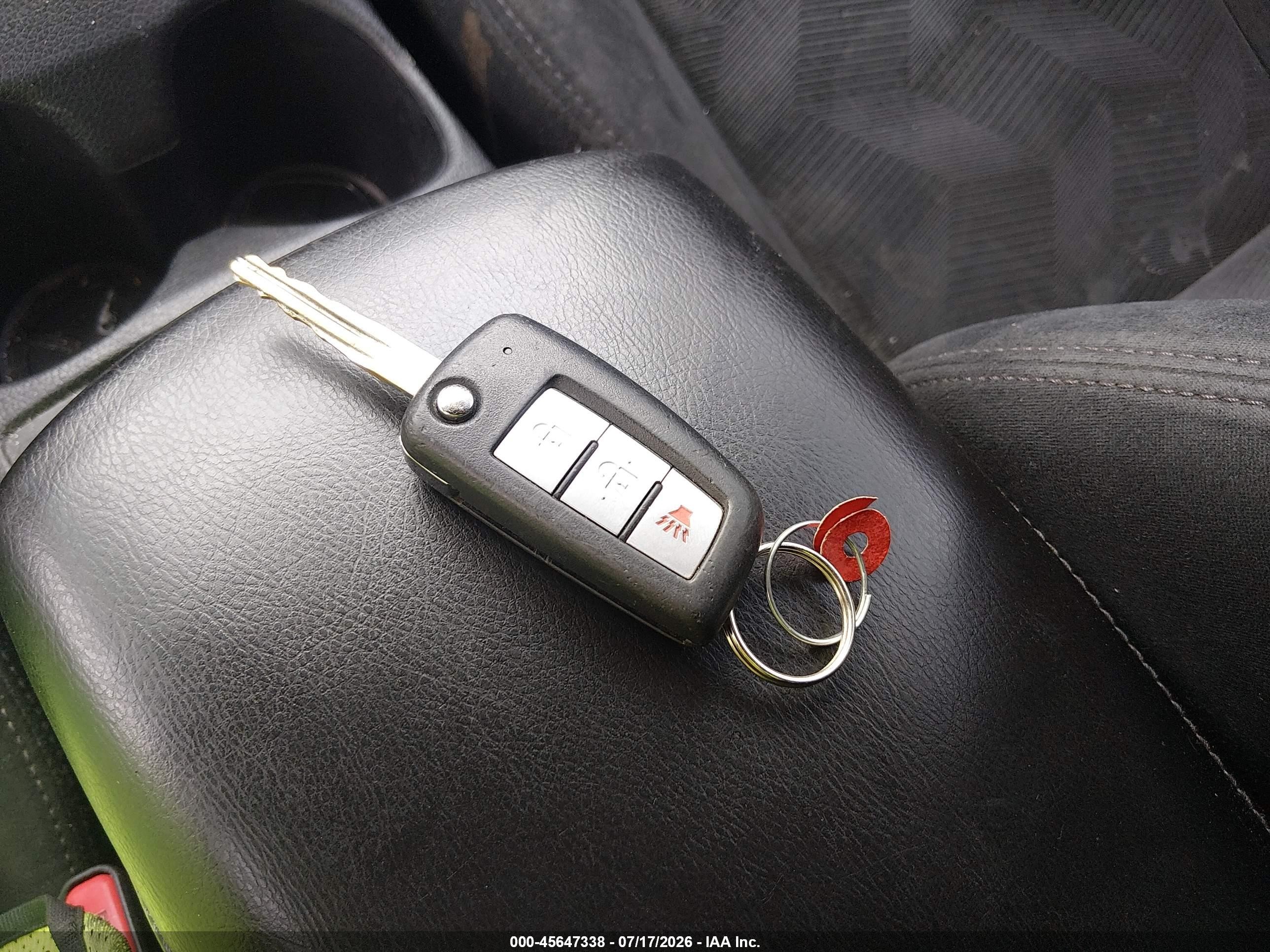 2014 Nissan Rogue S White vin: 5N1AT2ML0EC821452