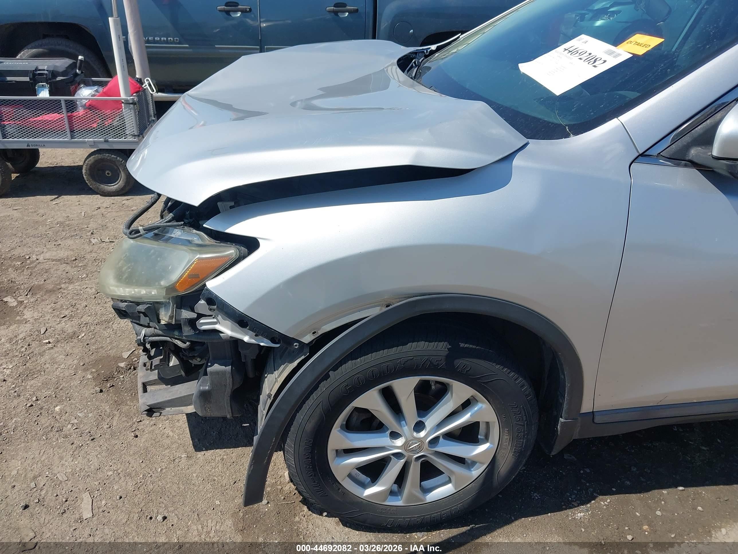 2015 Nissan Rogue Sv Silver vin: 5N1AT2ML1FC793579