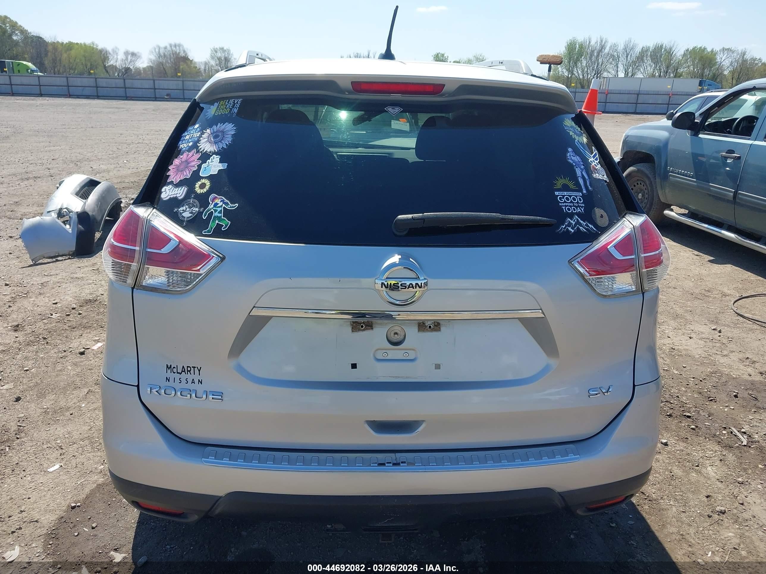 2015 Nissan Rogue Sv Silver vin: 5N1AT2ML1FC793579