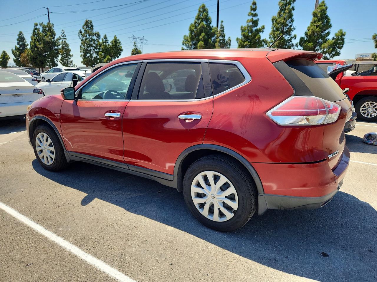 2014 Nissan Rogue S Red vin: 5N1AT2ML2EC800571