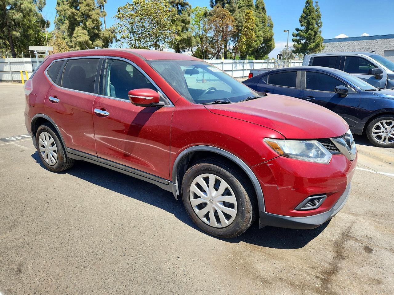 2014 Nissan Rogue S Red vin: 5N1AT2ML2EC800571