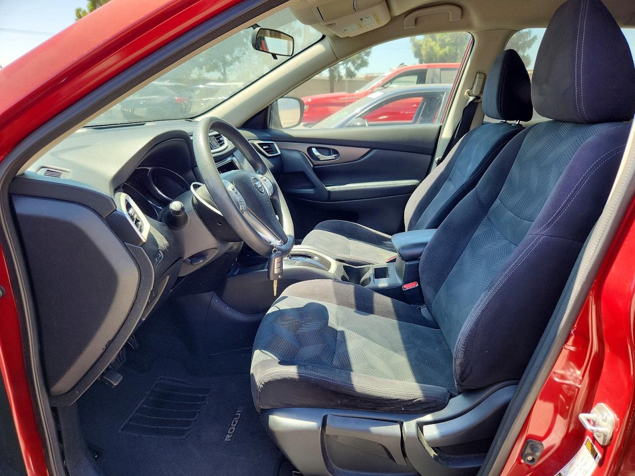 2014 Nissan Rogue S Red vin: 5N1AT2ML2EC800571