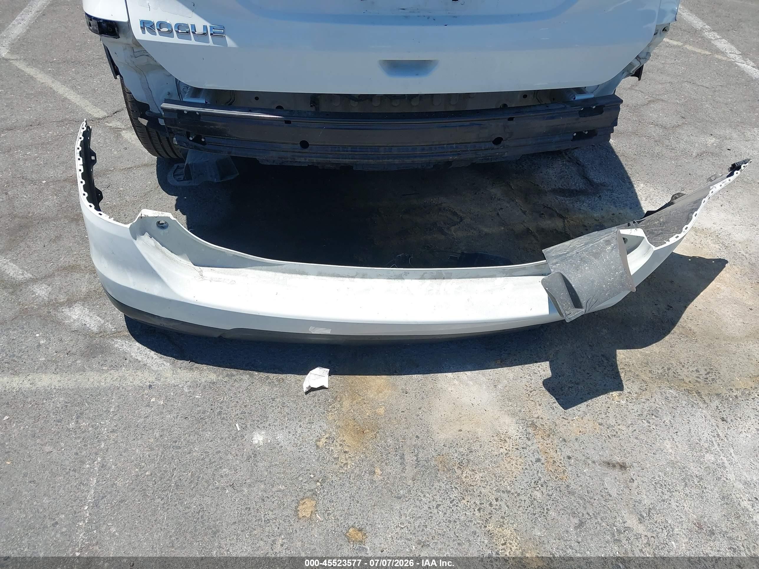 2015 Nissan Rogue S White vin: 5N1AT2ML2FC852008