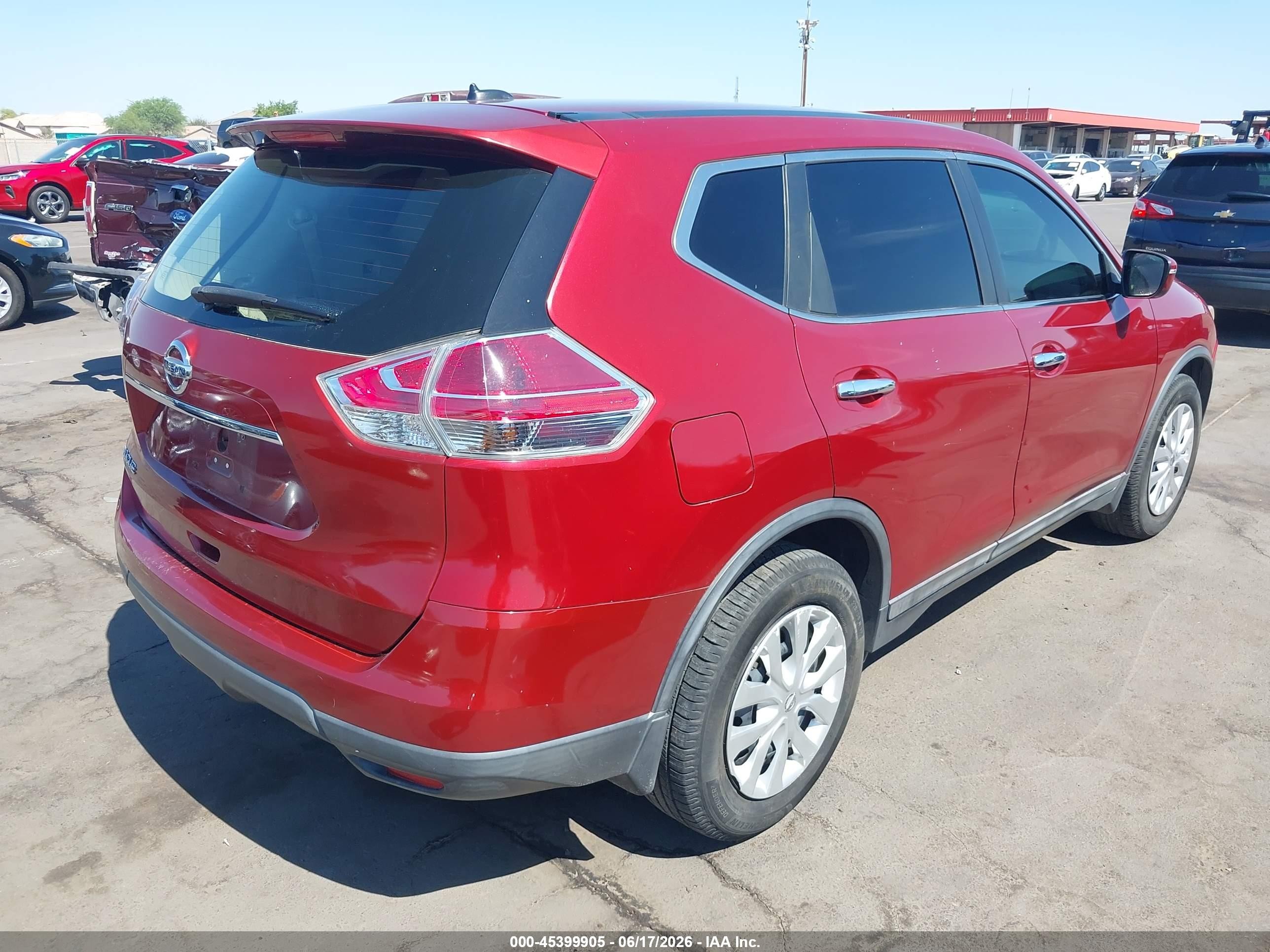 2015 Nissan Rogue S Red vin: 5N1AT2ML2FC914331