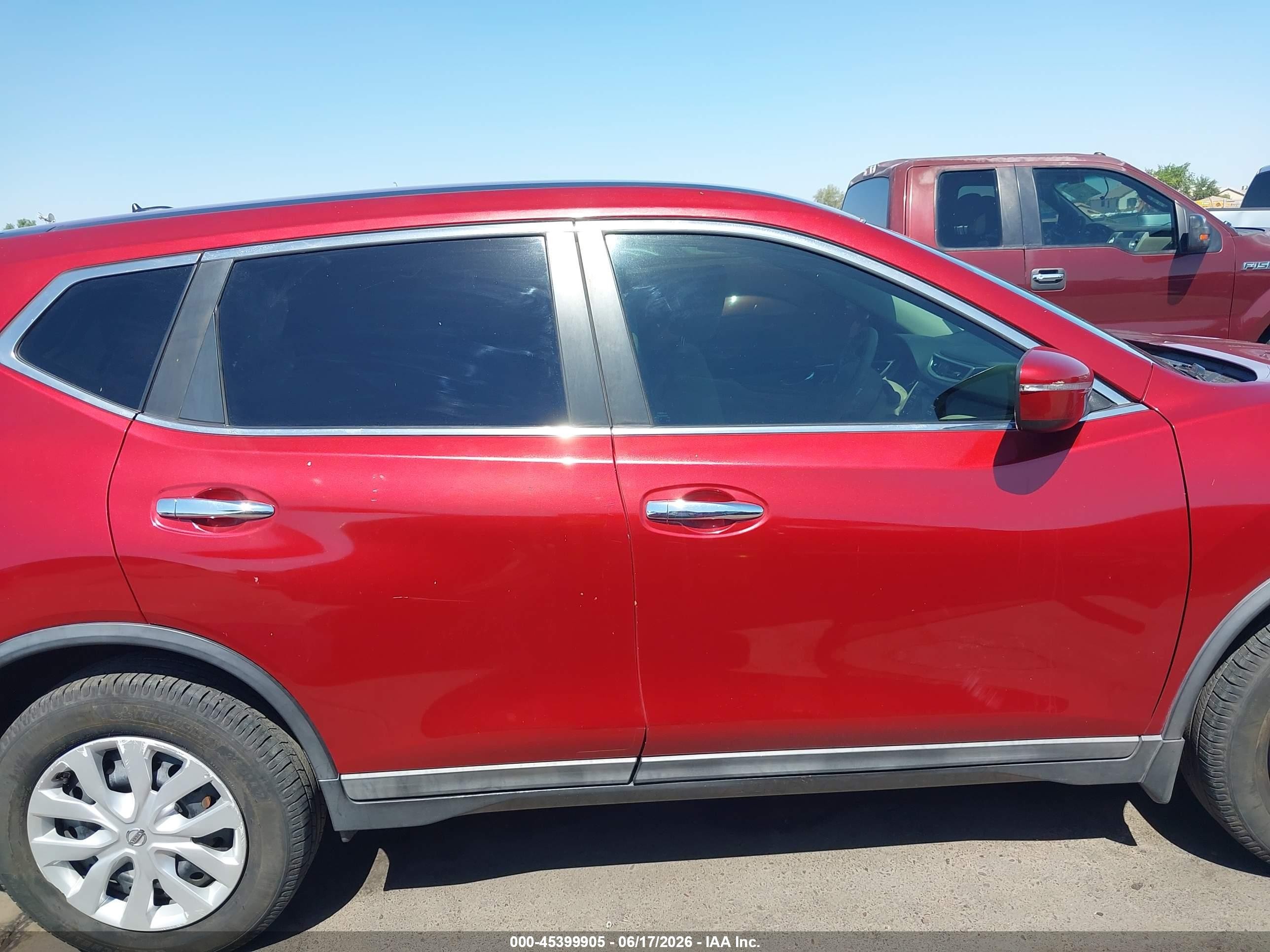 2015 Nissan Rogue S Red vin: 5N1AT2ML2FC914331