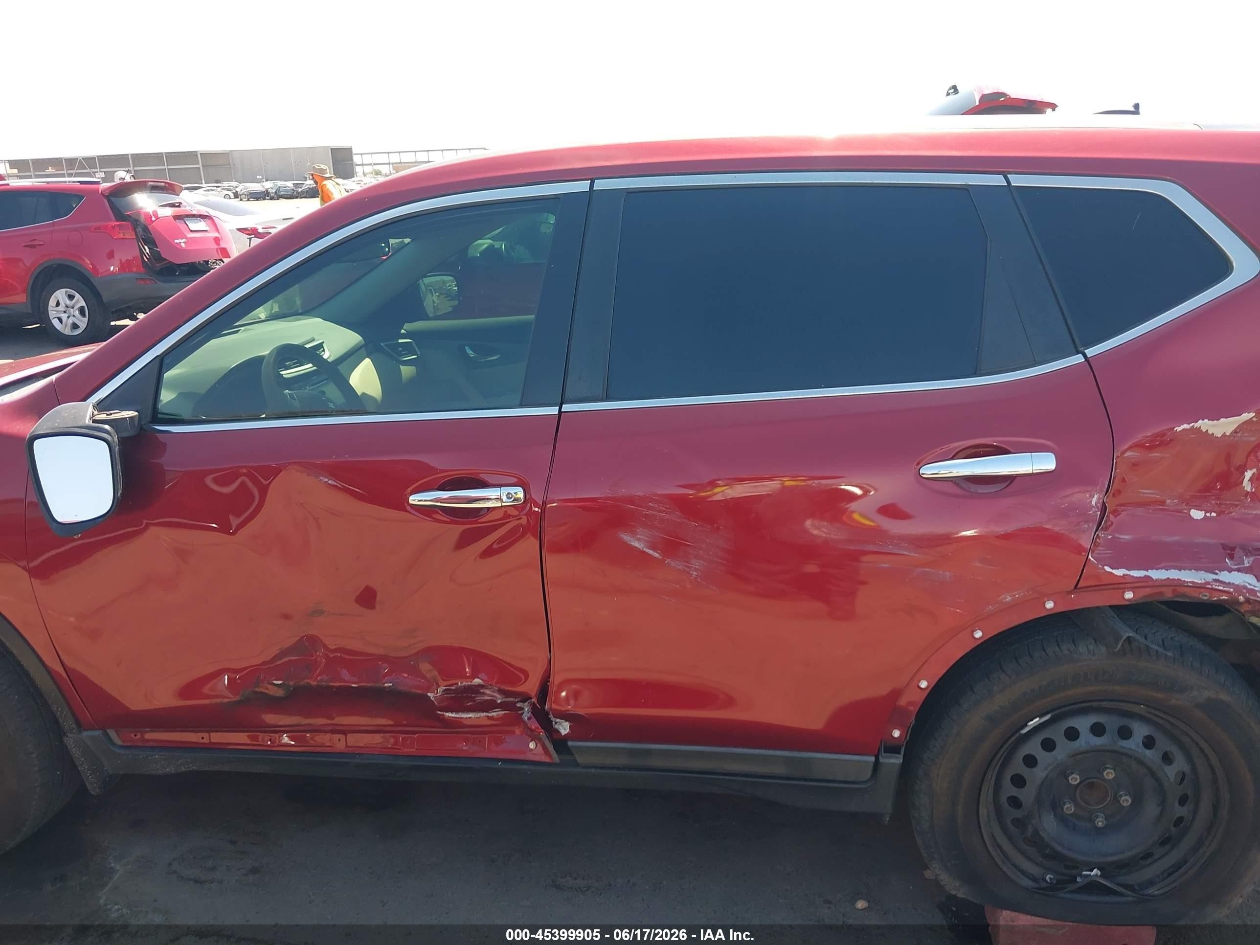 2015 Nissan Rogue S Red vin: 5N1AT2ML2FC914331