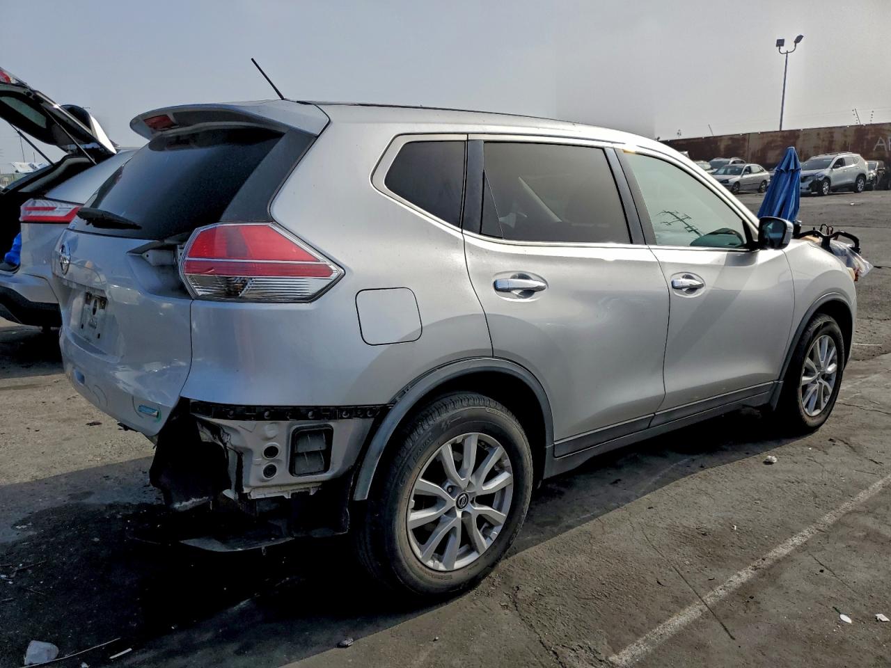 2014 Nissan Rogue S Silver vin: 5N1AT2ML4EC798659